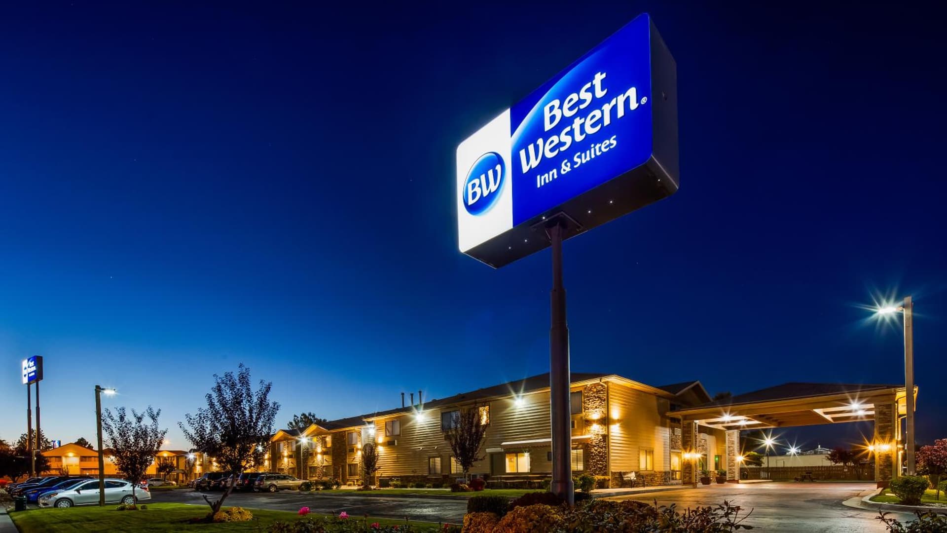 Best Western Inn & Suites interior in Ontario, OR — gallery photo 2