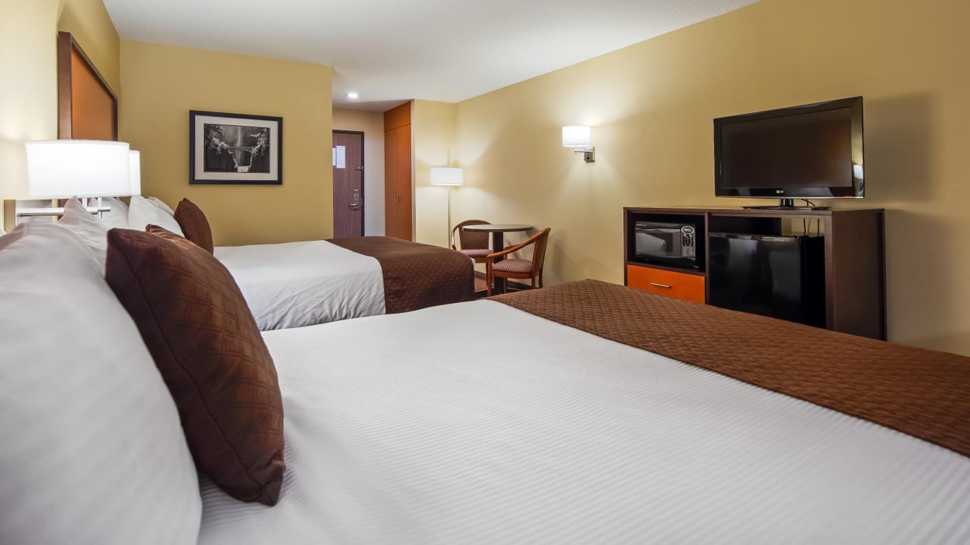 Best Western Cascade Inn & Suites gallery photo in Troutdale, OR — image 36