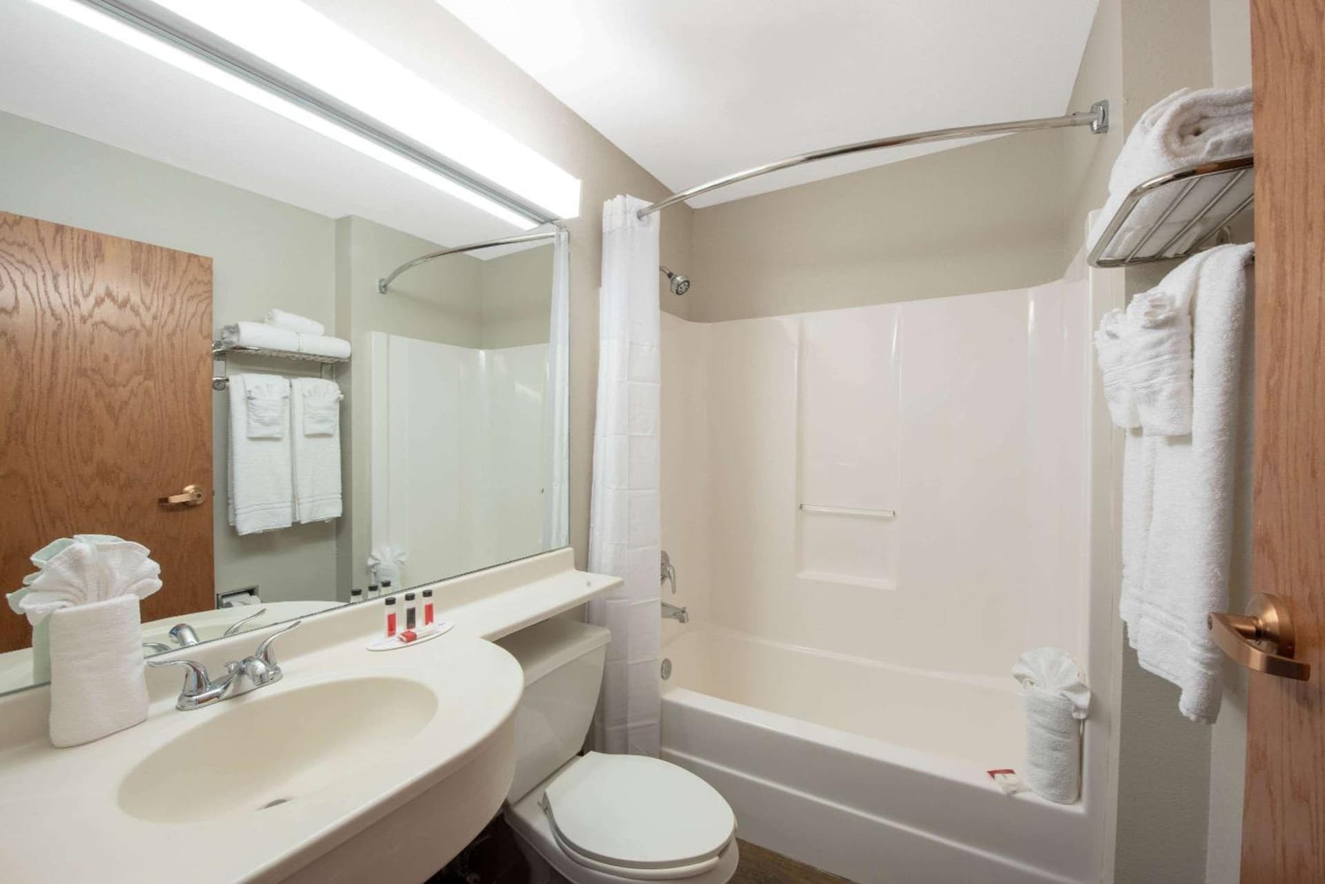 Microtel Inn & Suites by Wyndham Springfield gallery photo in Springfield, IL — image 14
