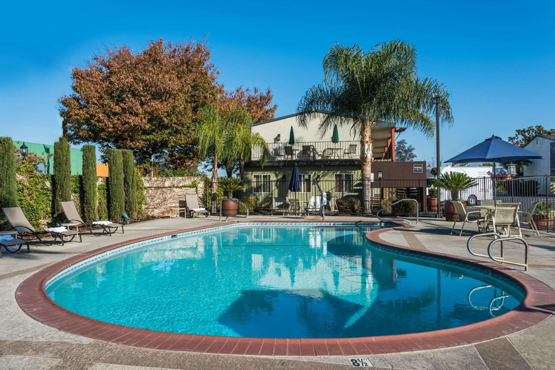 Days Inn & Suites by Wyndham Lodi property views in Lodi, CA — gallery photo 3