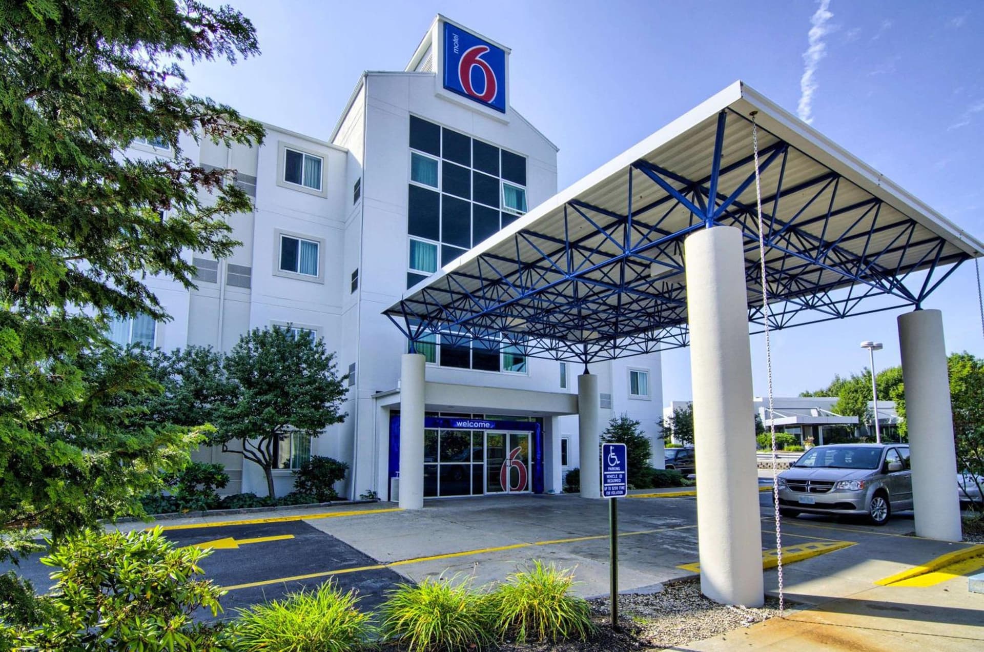 Motel 6-Portsmouth, NH featured exterior or lobby in Portsmouth, NH — similar hotel