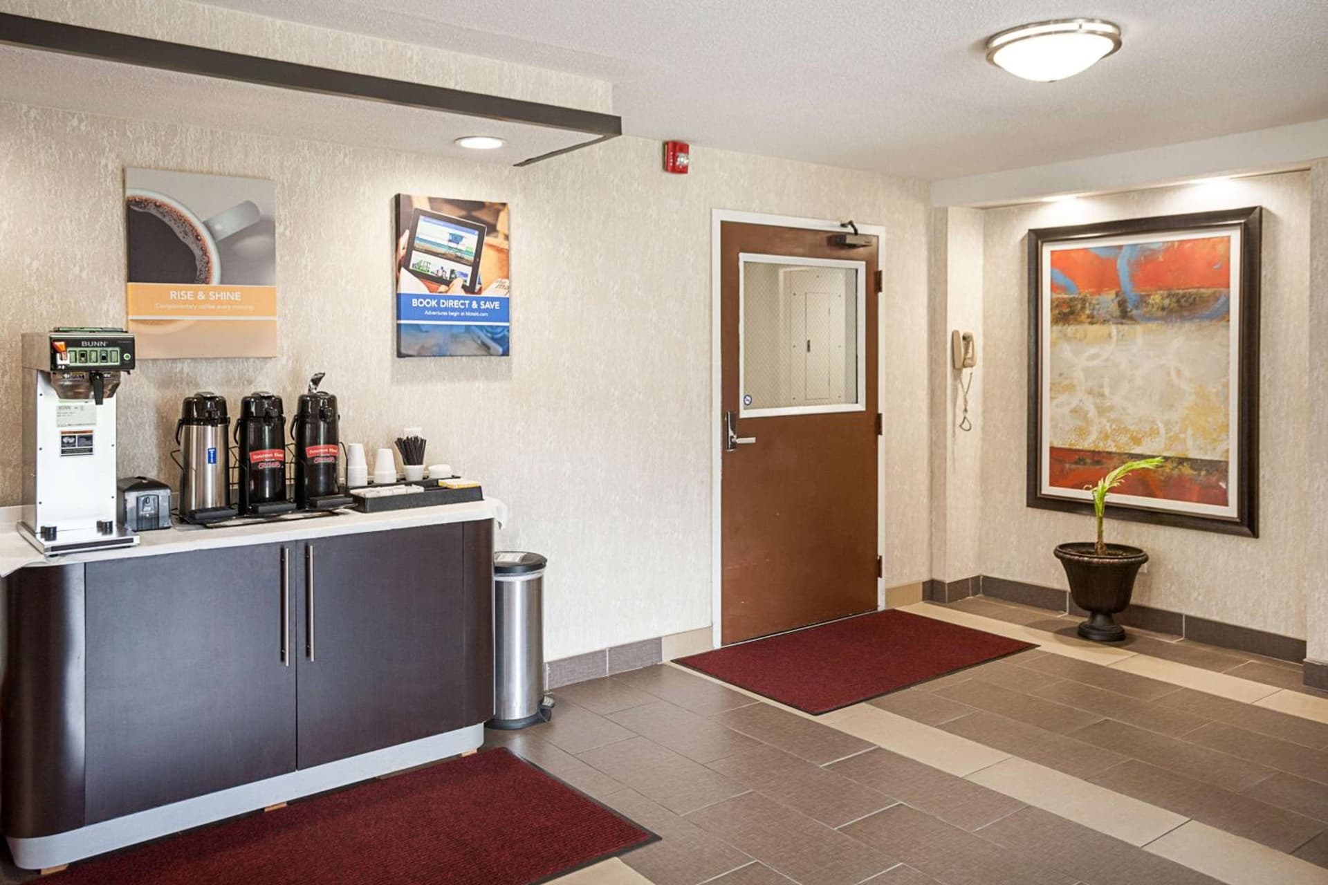 Motel 6-Binghamton, NY interior in Binghamton, NY — gallery photo 2