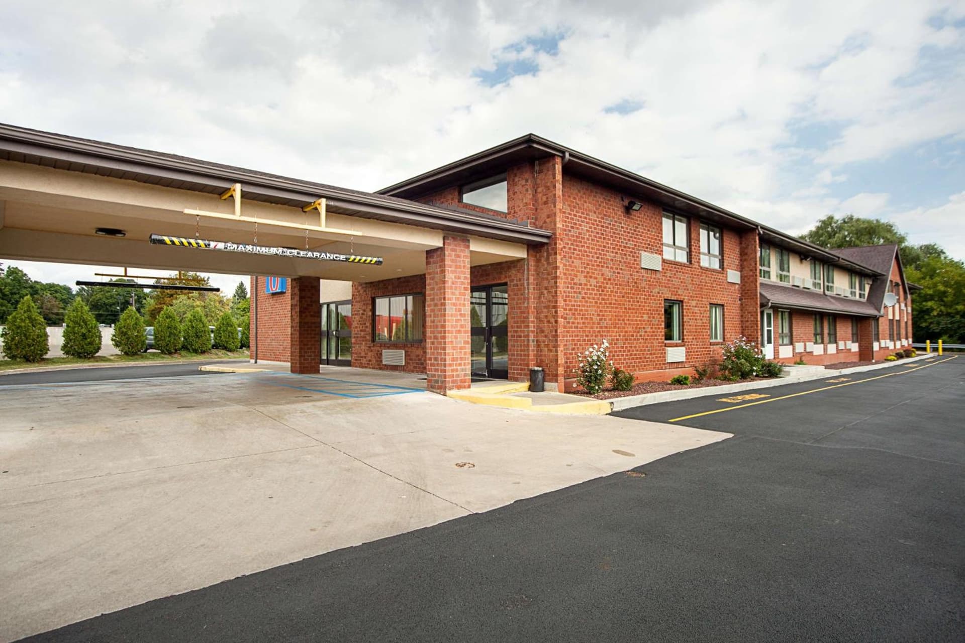 Motel 6-Binghamton, NY featured exterior or lobby in Binghamton, NY — similar hotel