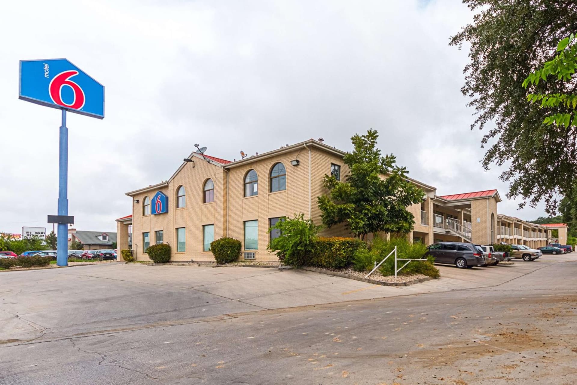 Motel 6-San Antonio, TX - Fiesta Trails featured exterior or lobby in San Antonio, TX — similar hotel