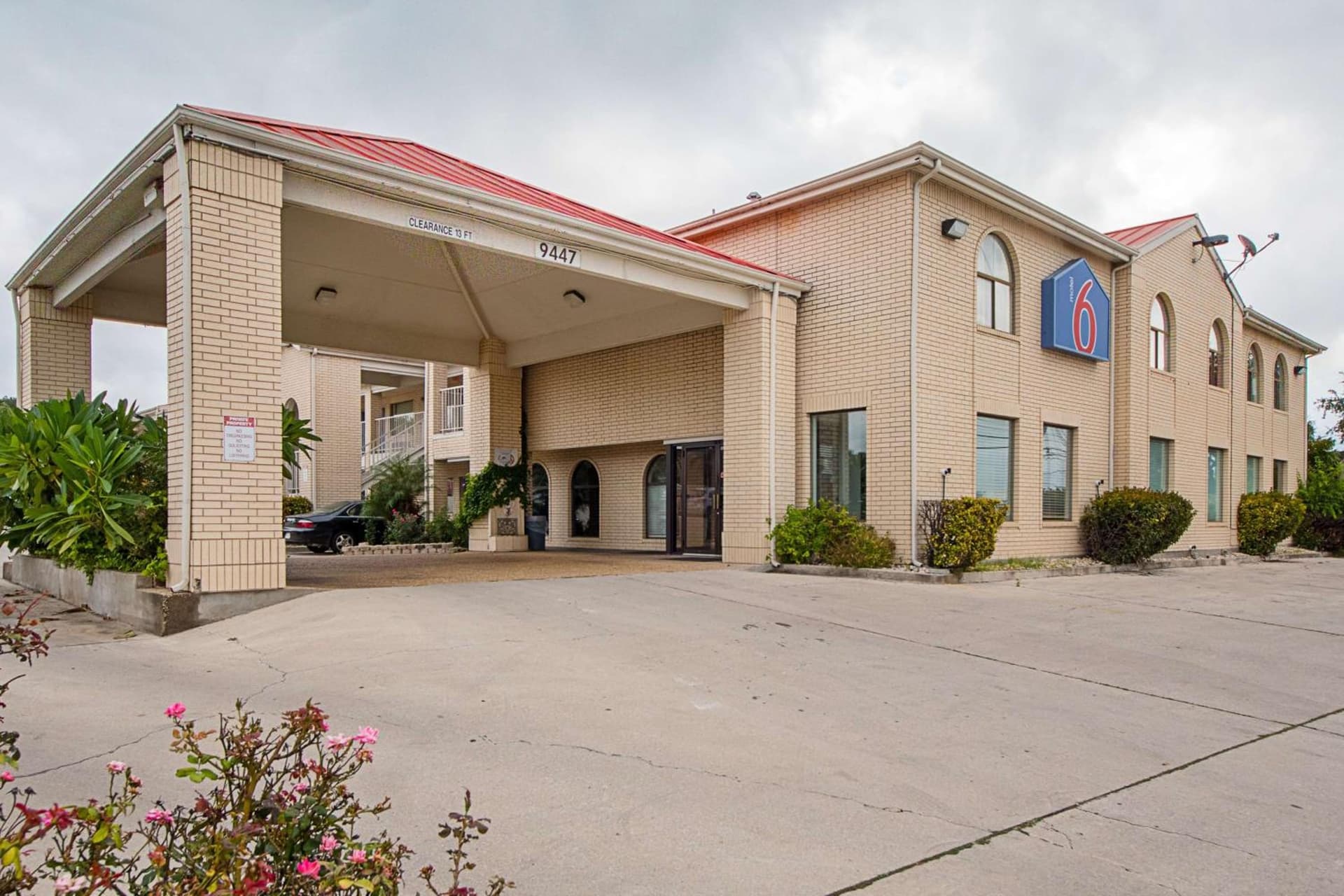 Motel 6-San Antonio, TX - Fiesta Trails property views in San Antonio, TX — gallery photo 3