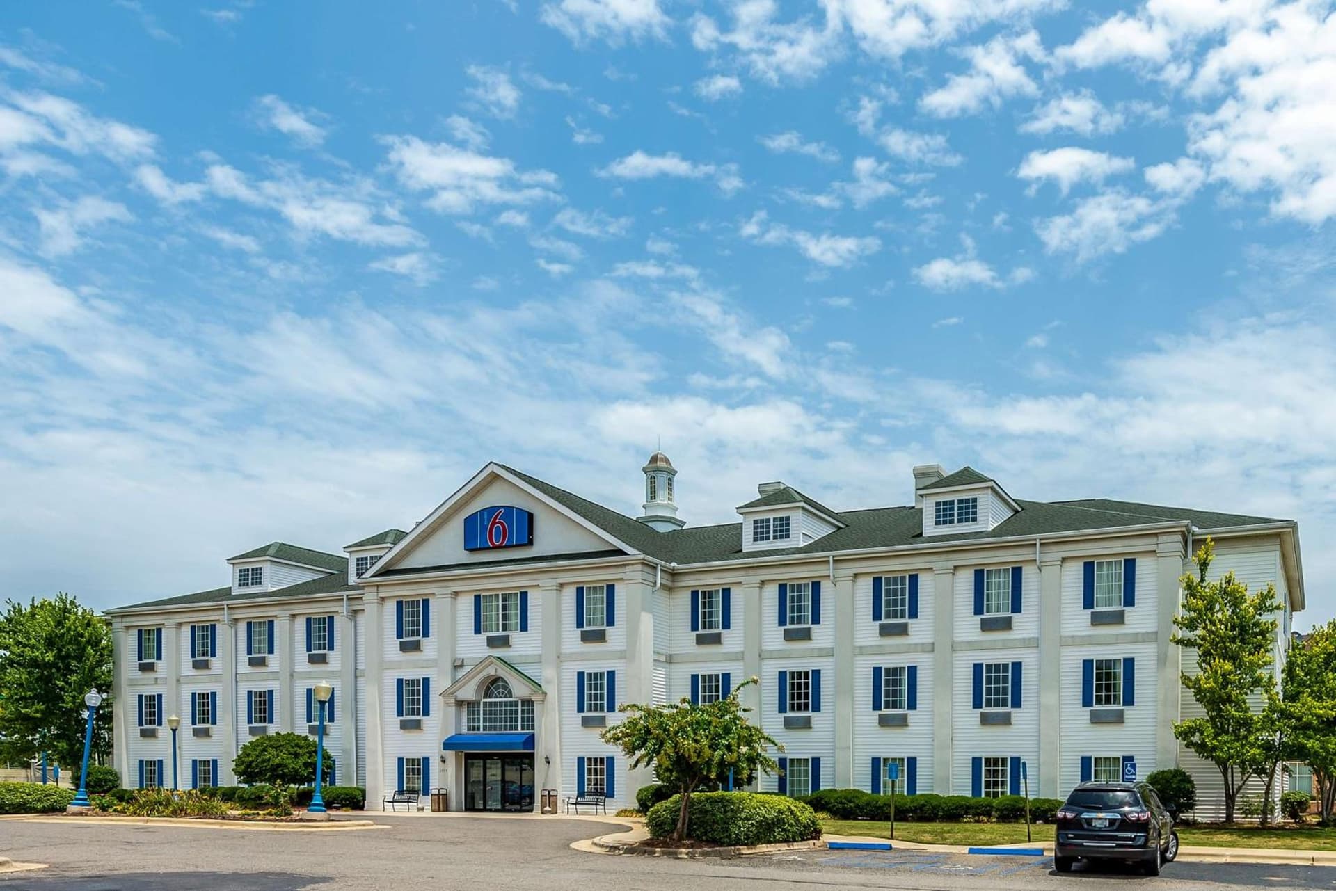 Motel 6-Shreveport, LA featured exterior or lobby in Shreveport, LA — similar hotel