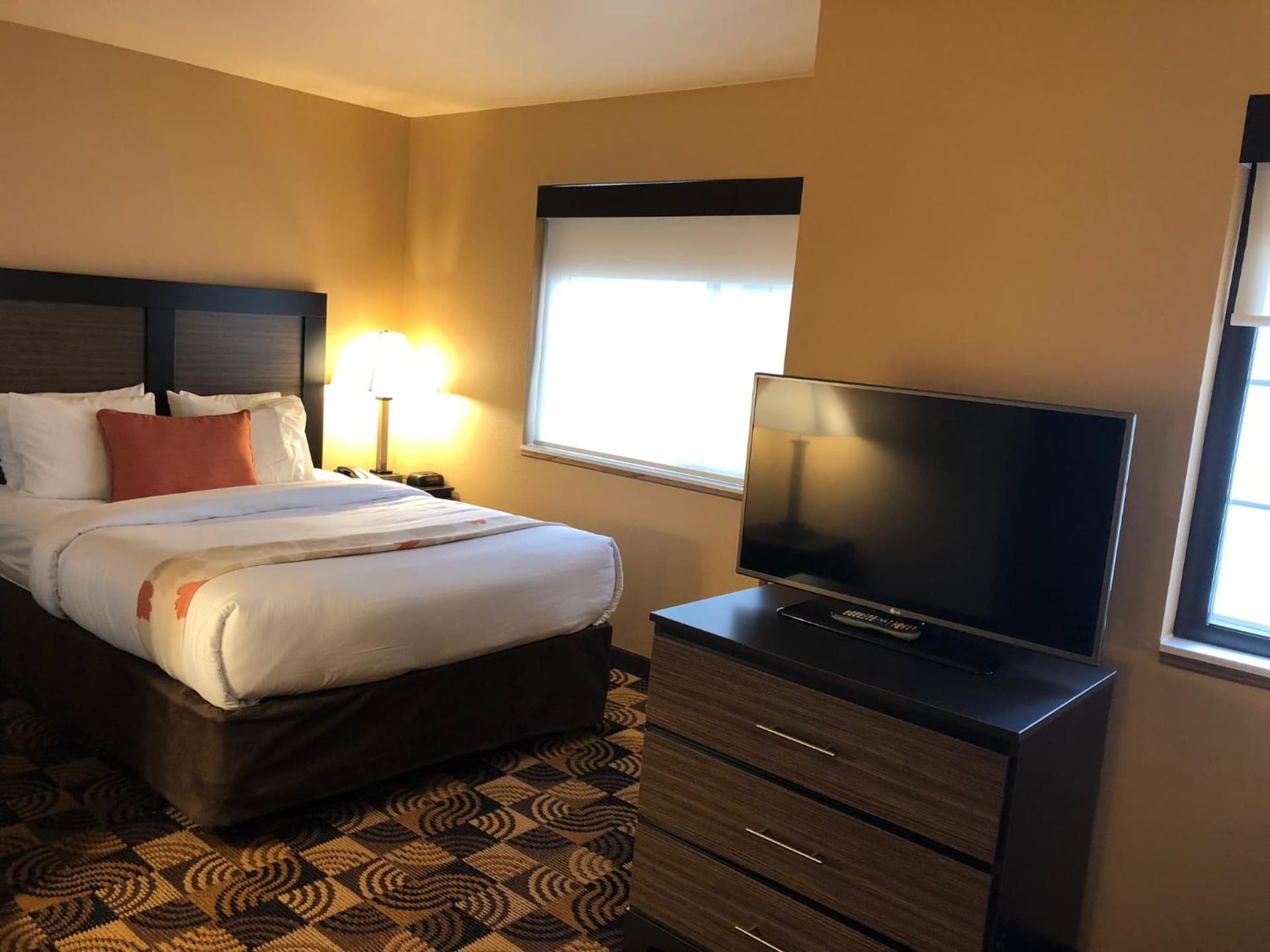 Hawthorn Extended Stay by Wyndham Milwaukee Airport gallery photo in Milwaukee, WI — image 8