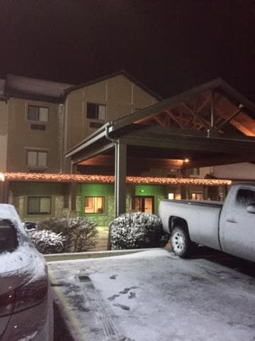 Super 8 by Wyndham Columbia East gallery photo in Columbia, MO — image 10