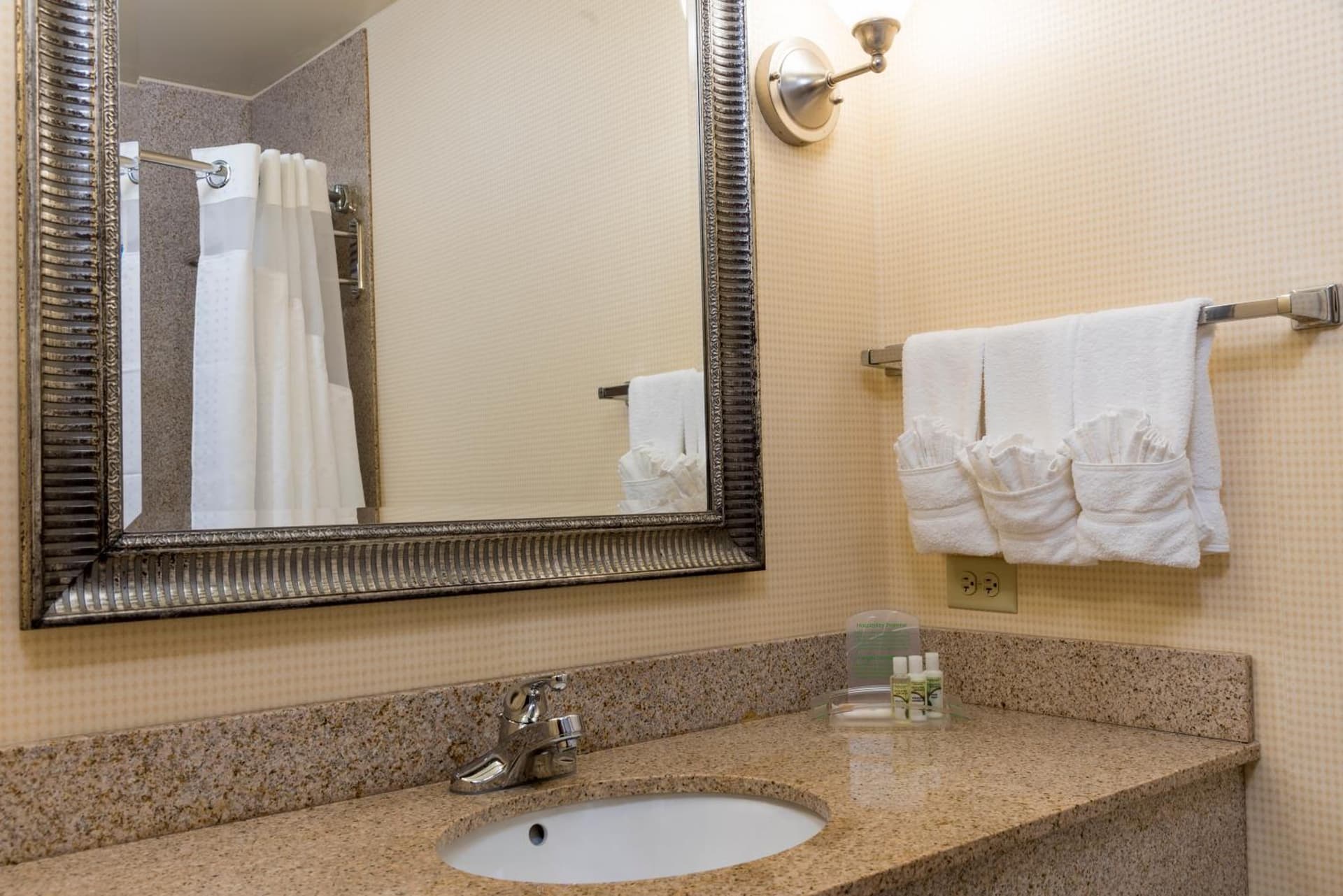 Holiday Inn Aurora North - Naperville by IHG gallery photo in Aurora, IL — image 12