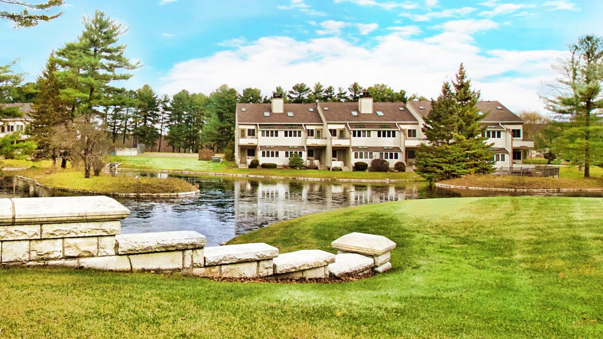 The Ponds at Foxhollow featured exterior or lobby in Lenox — similar hotel
