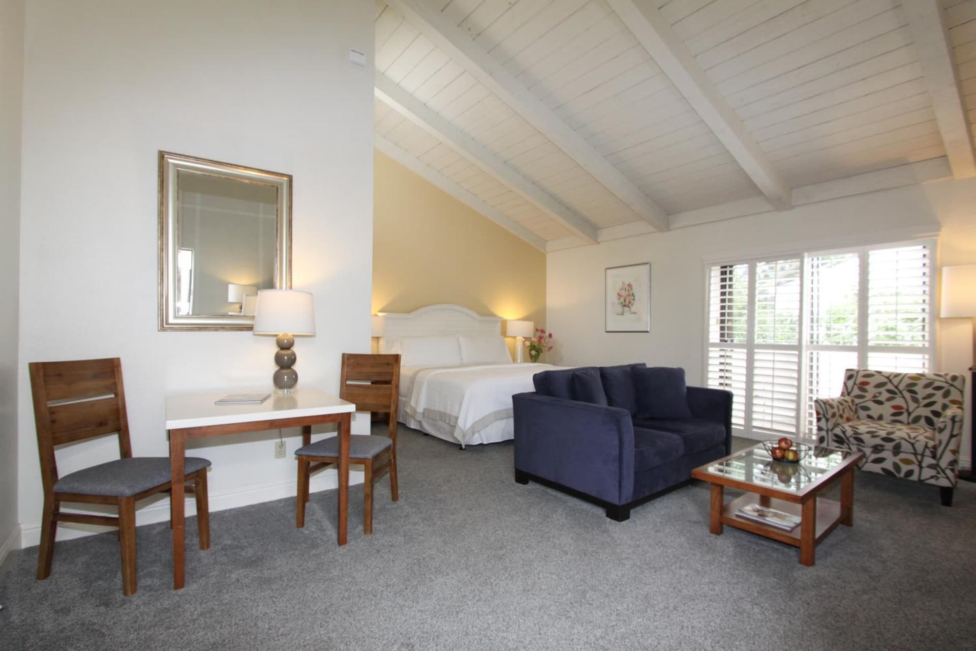 Lobos Lodge interior in Carmel — gallery photo 2