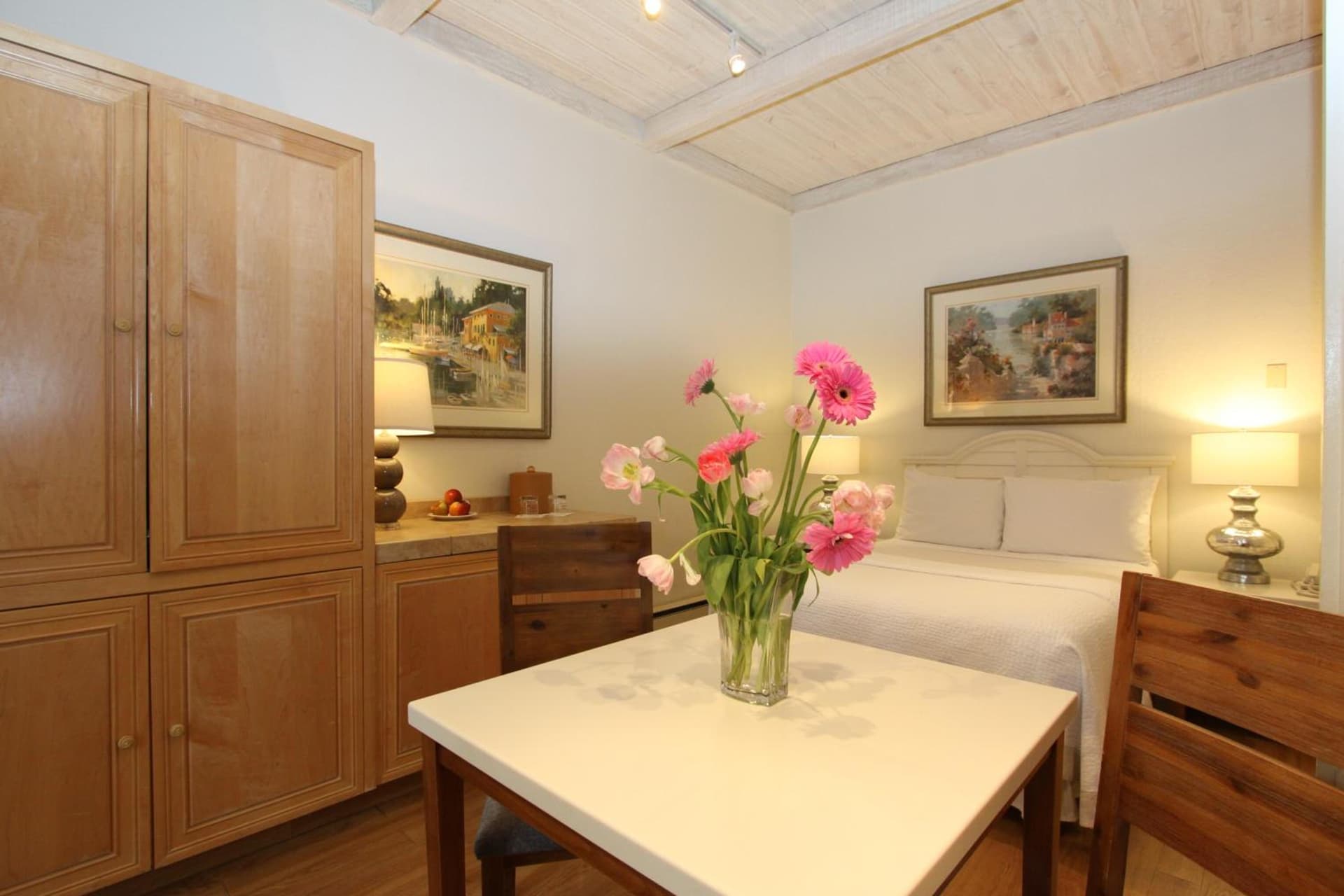 Lobos Lodge gallery photo in Carmel — image 30