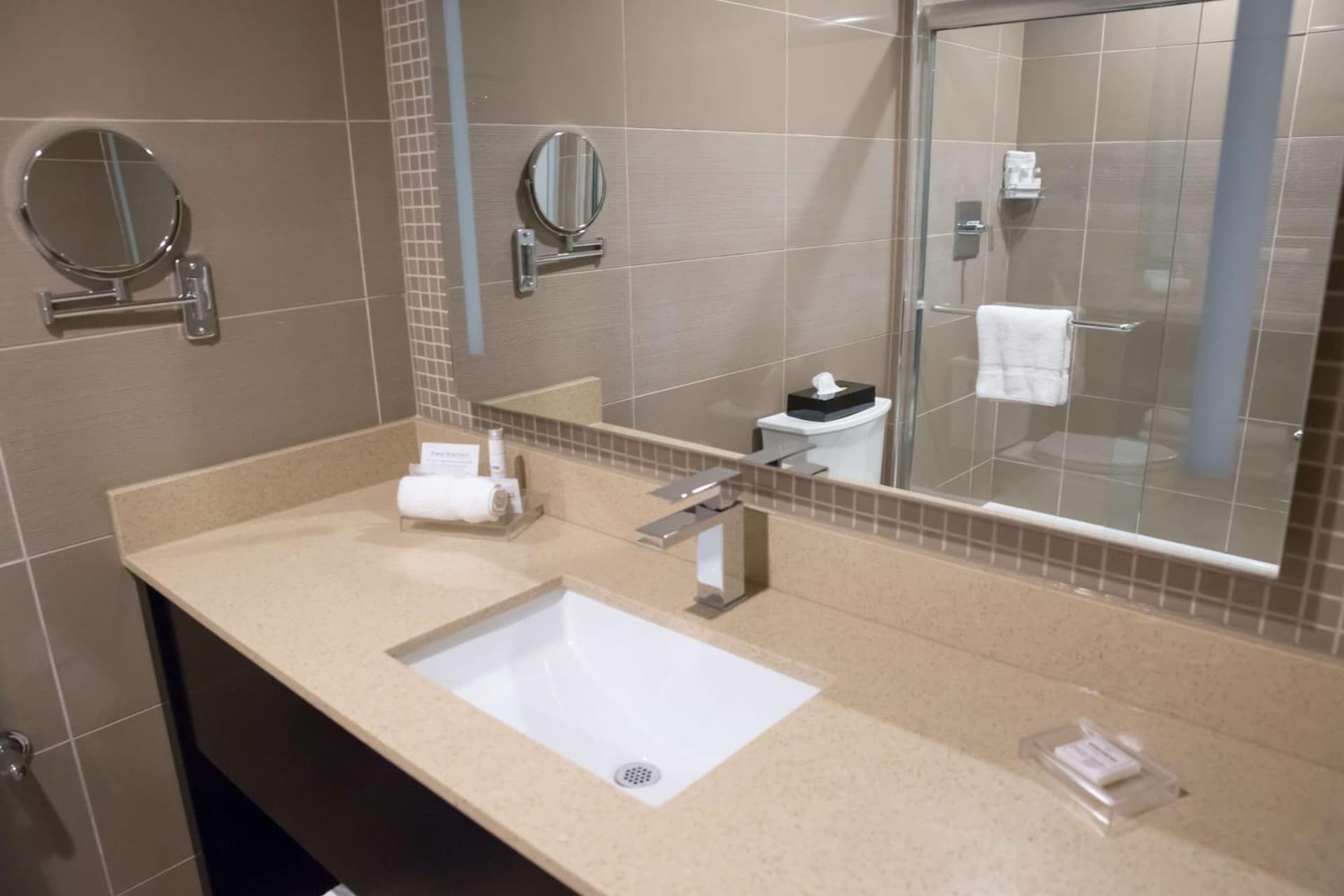 Best Western Premier NYC Gateway Hotel gallery photo in North Bergen — image 23
