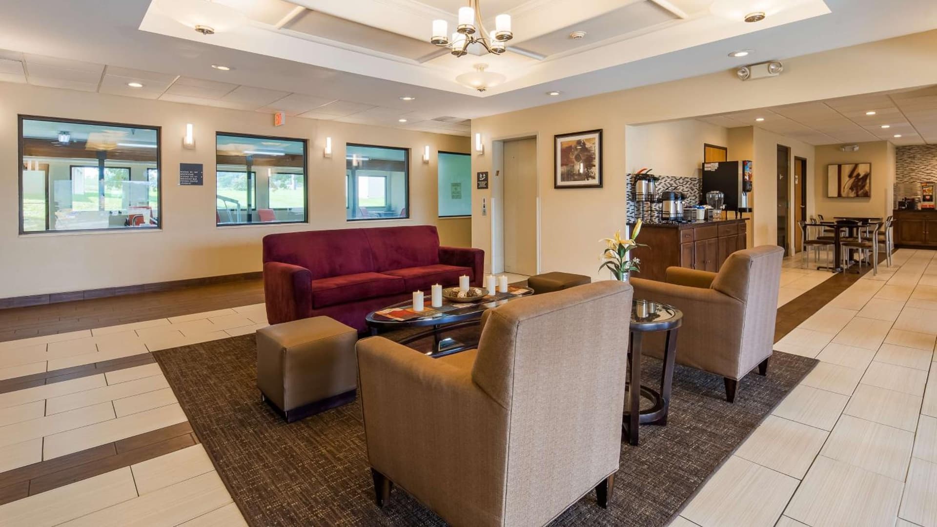 Best Western B R Guest interior in Zanesville, OH — gallery photo 2