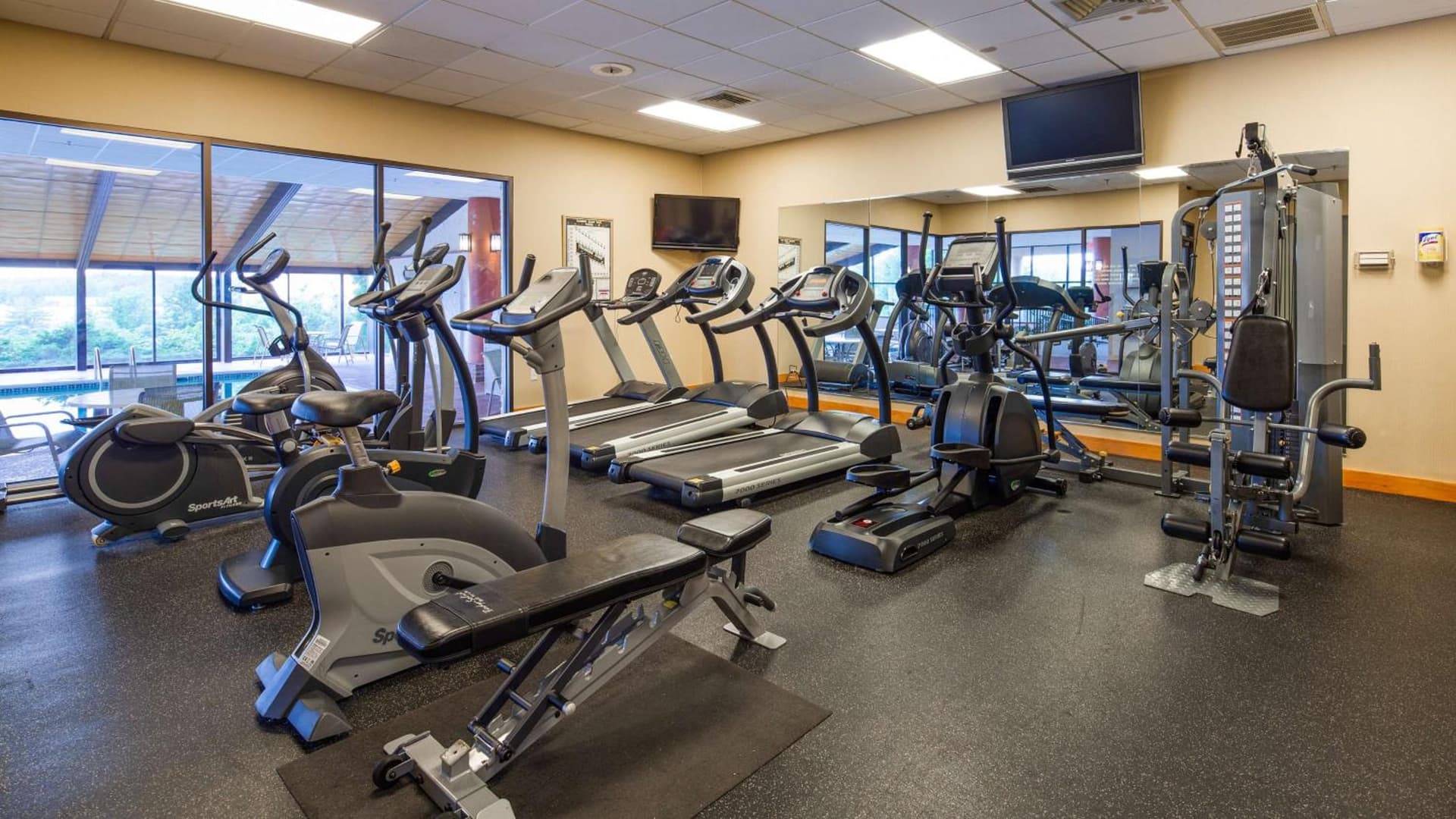 Best Western Royal Plaza Hotel and Trade Center interior in Marlborough, MA — gallery photo 2