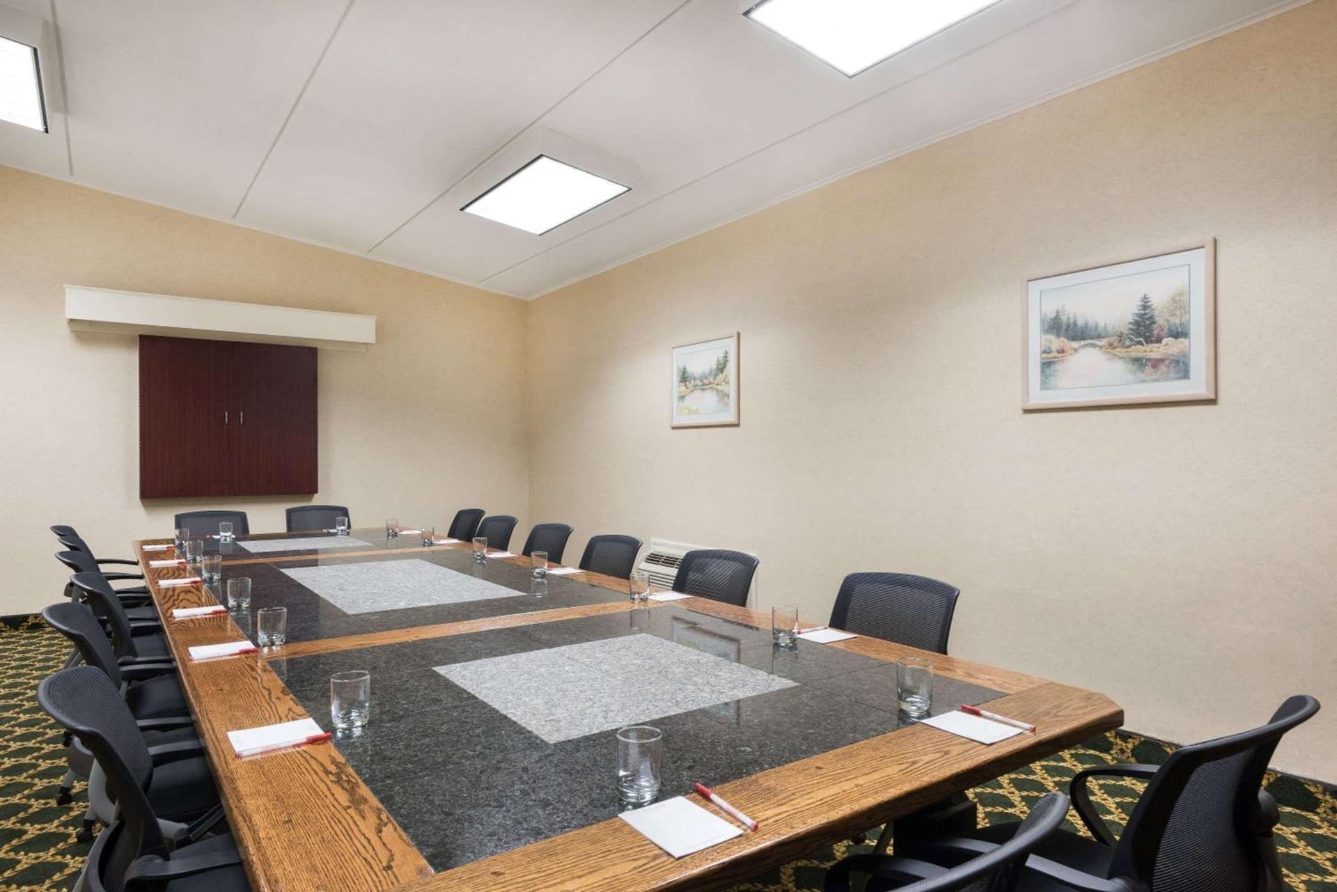 Ramada Plaza by Wyndham Portland gallery photo in Portland, ME — image 16