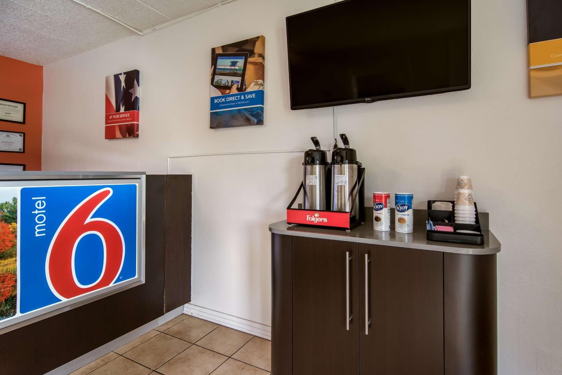 Motel 6-New Stanton, PA interior in New Stanton, PA — gallery photo 2