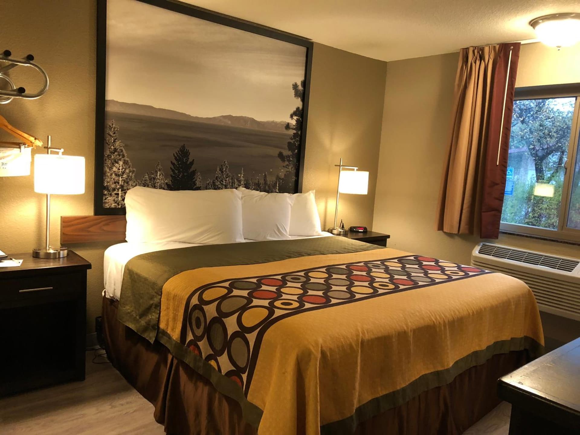 Super 8 by Wyndham Redding property views in Redding, CA — gallery photo 3