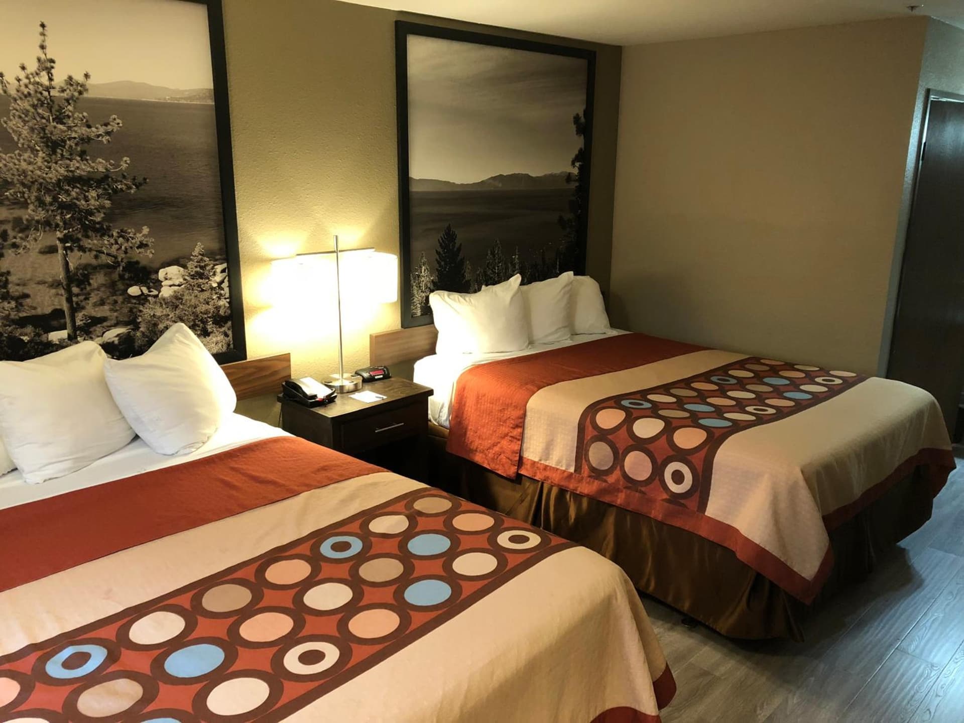 Super 8 by Wyndham Redding gallery photo in Redding, CA — image 27