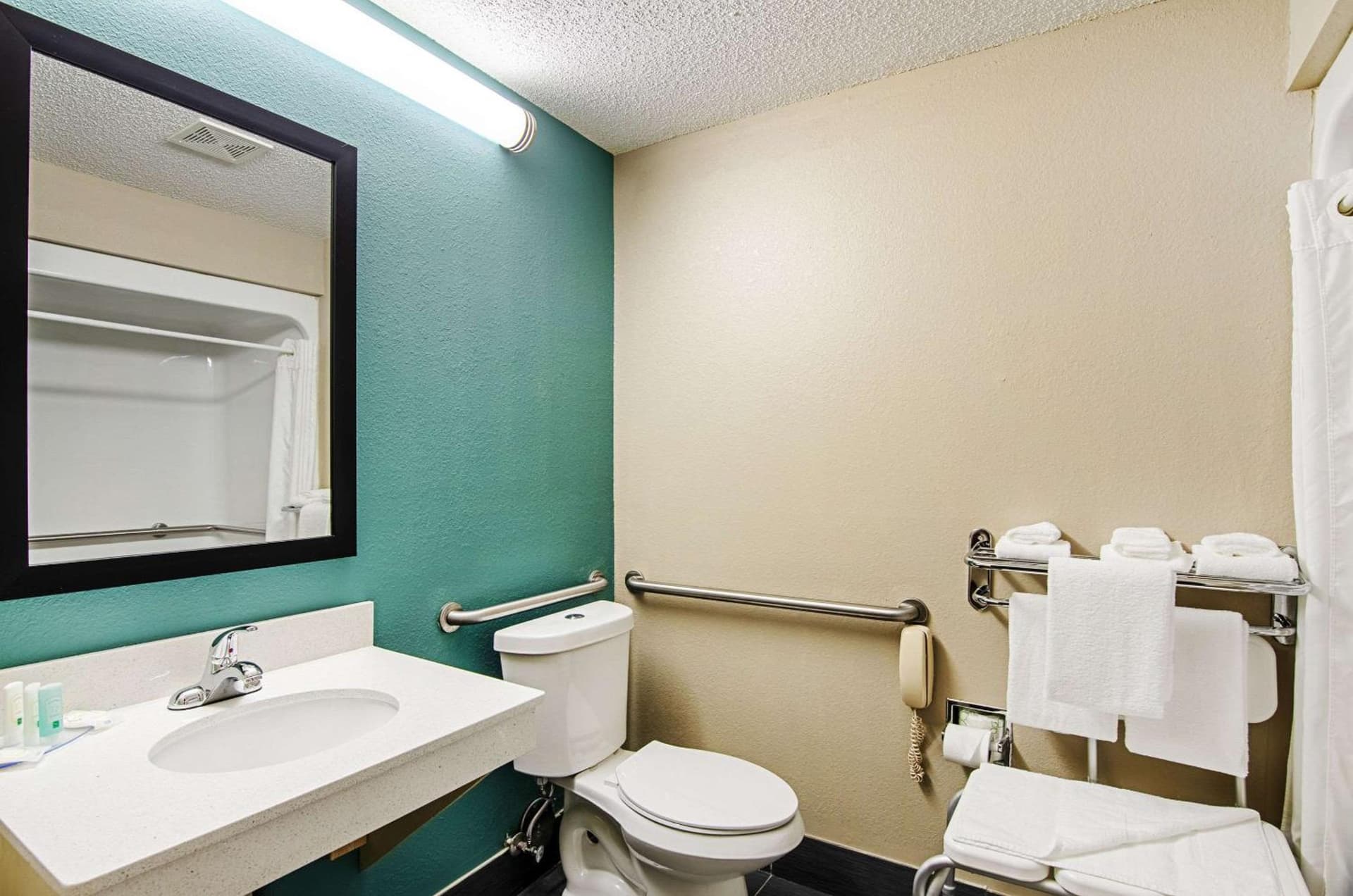 Quality Inn & Suites Bristol North gallery photo in Bristol, VA — image 22