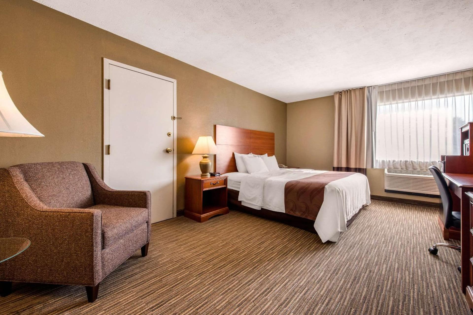 Quality Inn & Suites New Castle gallery photo in New Castle, PA — image 32