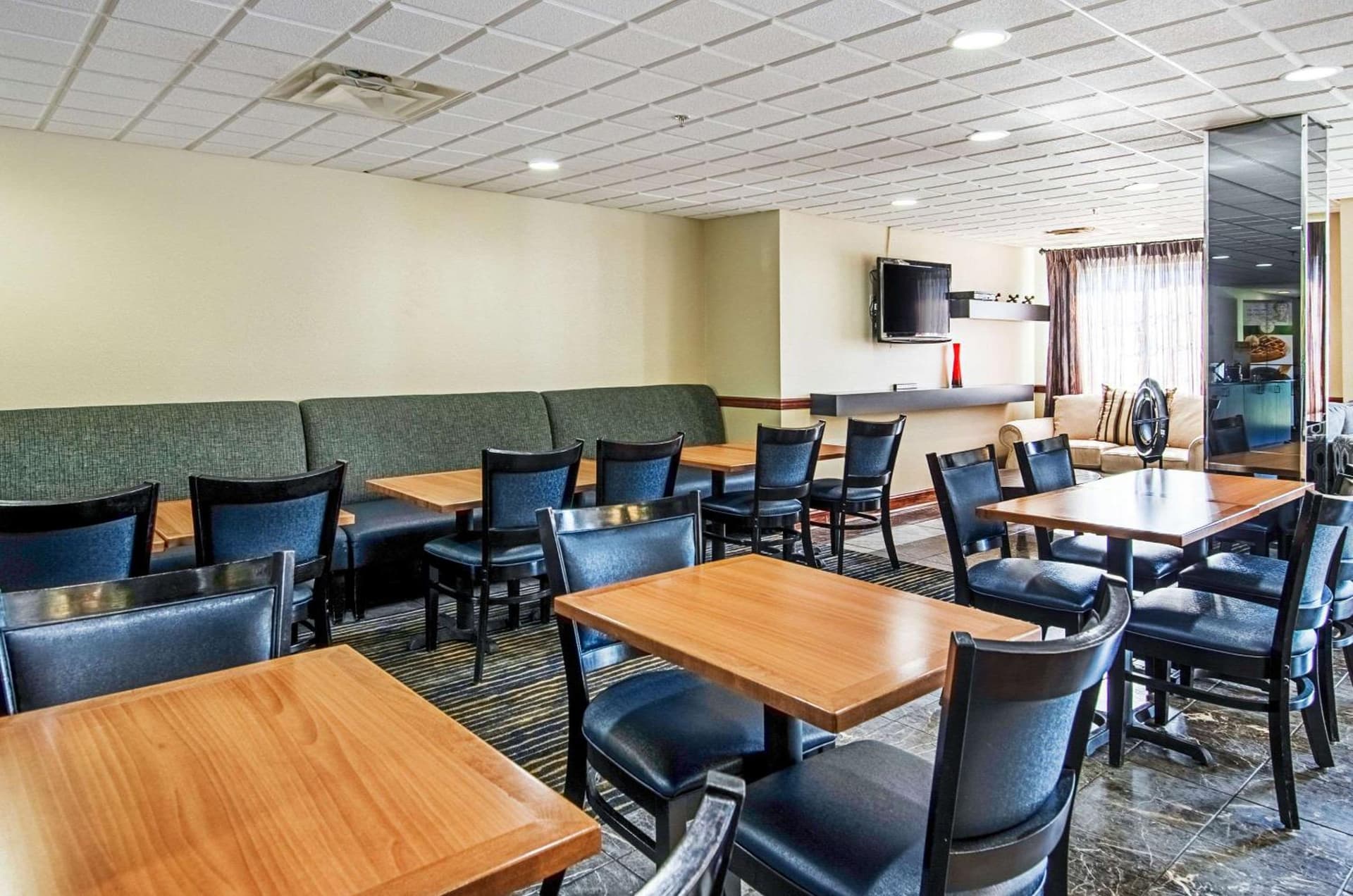 Quality Inn & Suites Bristol North gallery photo in Bristol, VA — image 37