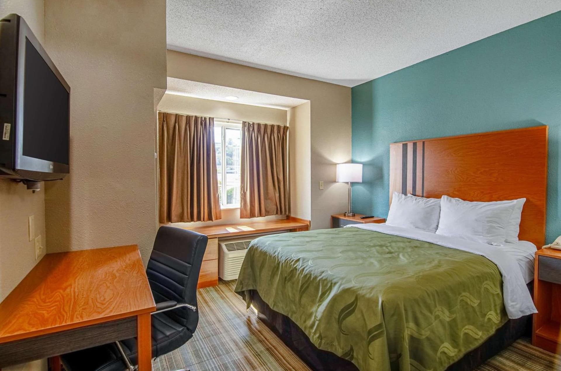 Quality Inn & Suites Bristol North gallery photo in Bristol, VA — image 25