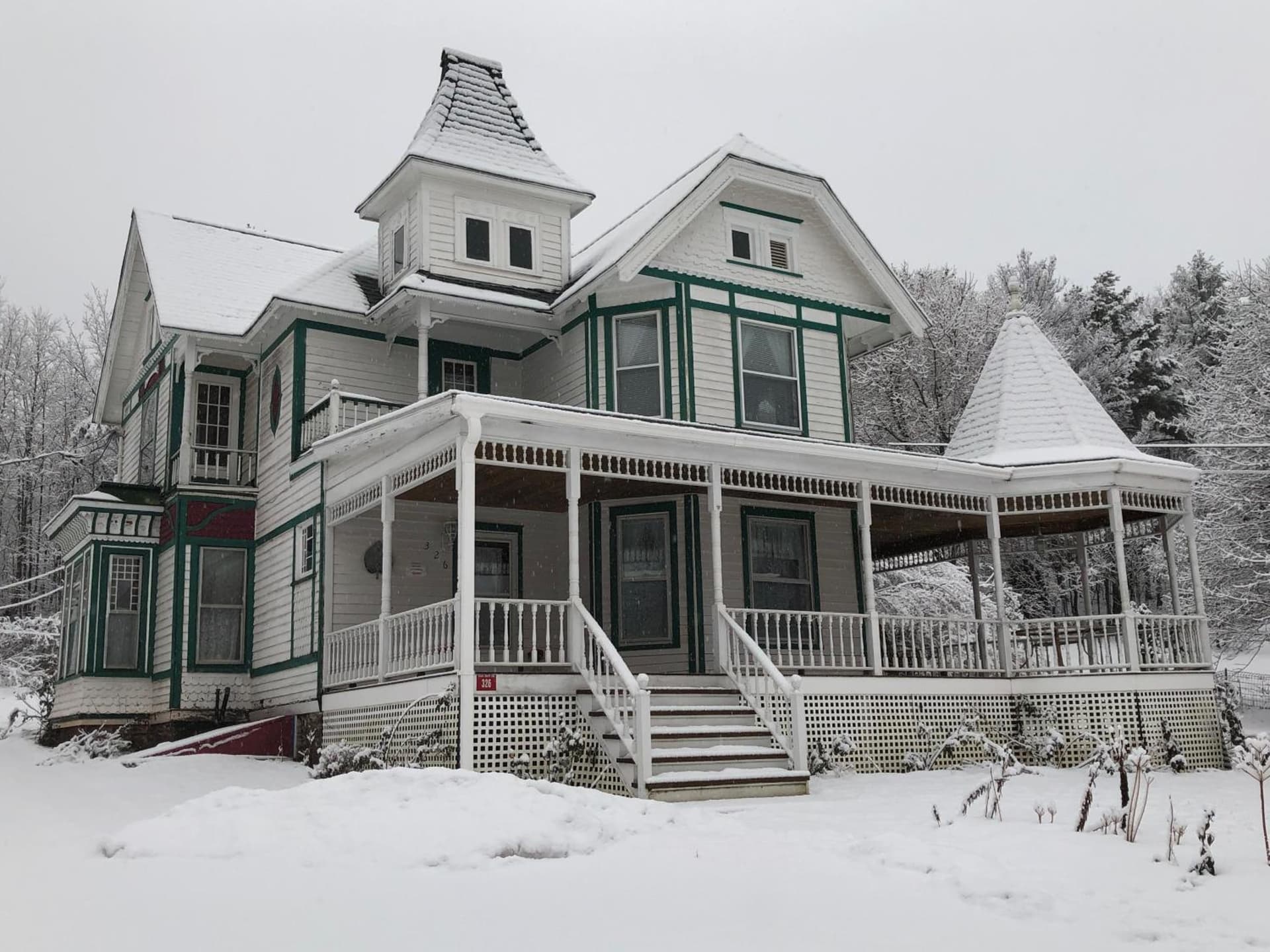 Antique Rose Inn Windham gallery photo in Windham — image 33