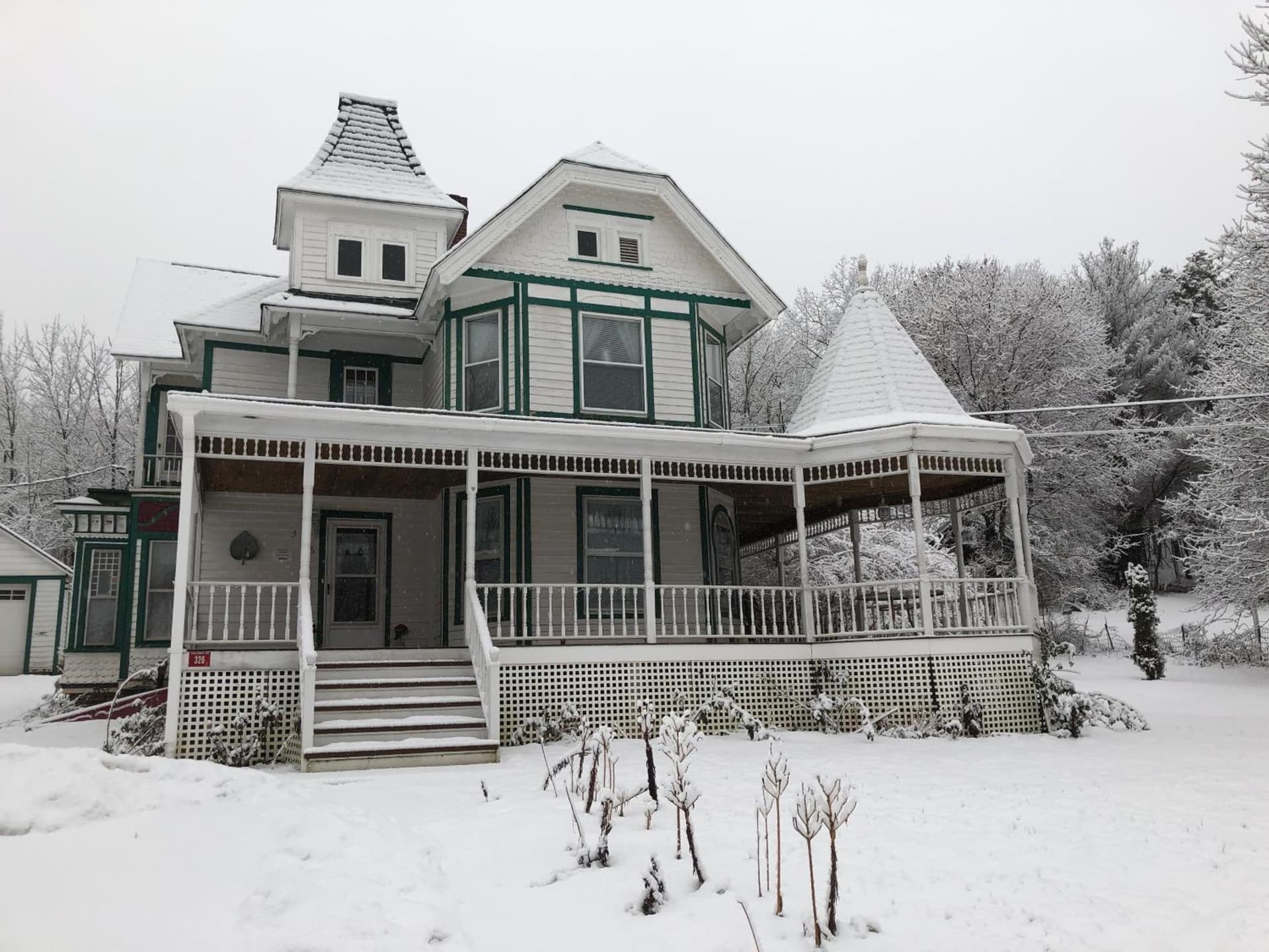 Antique Rose Inn Windham gallery photo in Windham — image 19