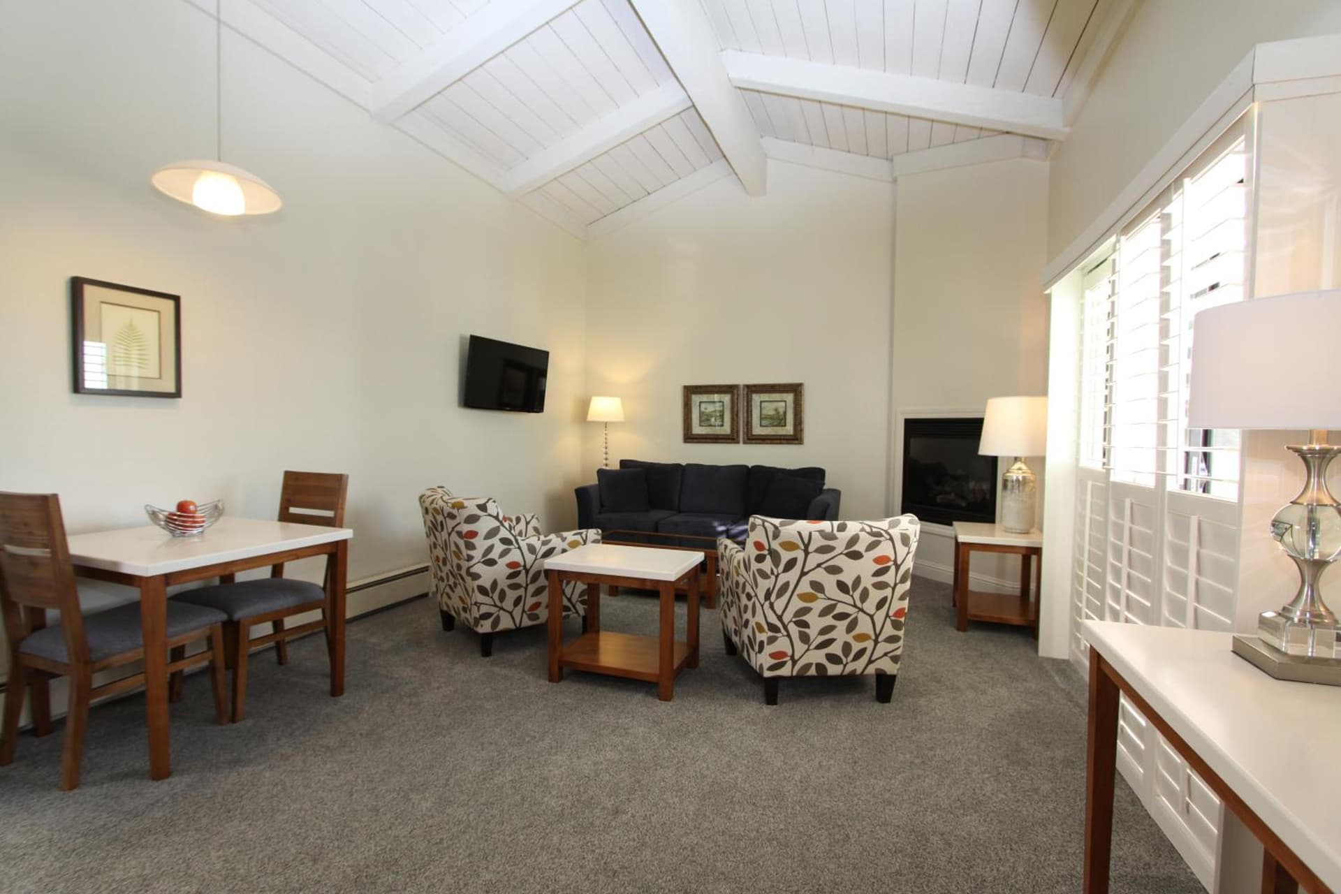 Lobos Lodge gallery photo in Carmel — image 15