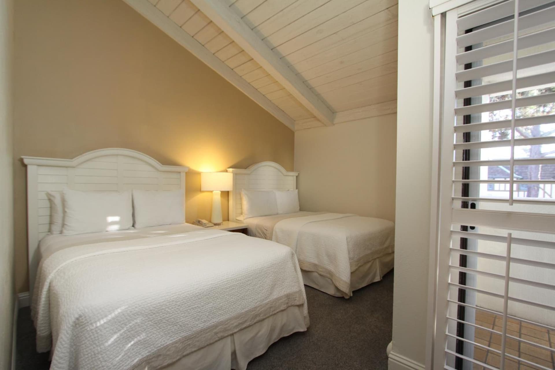 Lobos Lodge gallery photo in Carmel — image 58