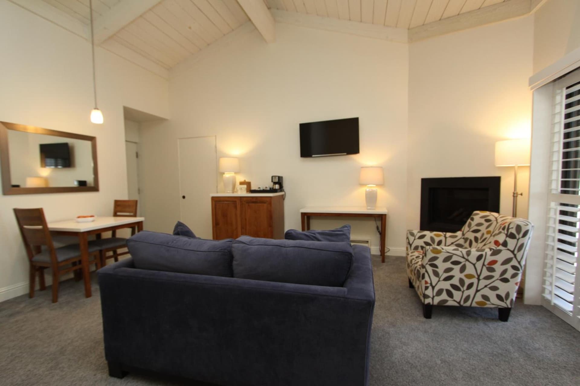 Lobos Lodge gallery photo in Carmel — image 56