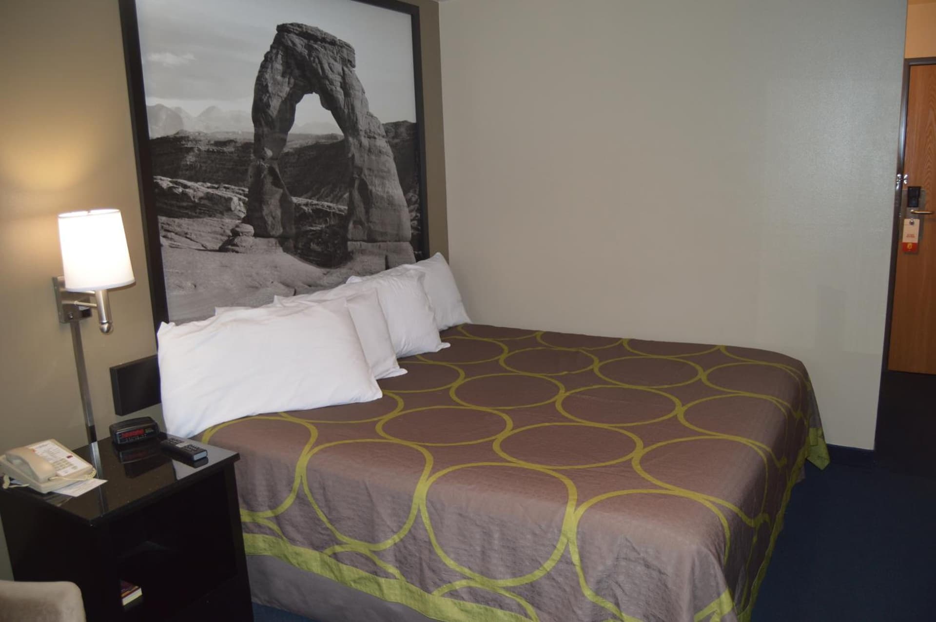 Super 8 by Wyndham Logan gallery photo in Logan, UT — image 20