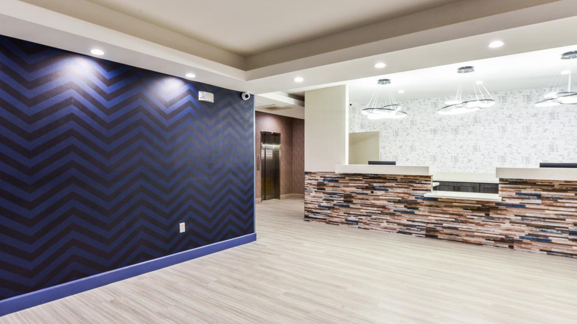 Hollywood Inn Suites Hotel gallery photo in Los Angeles, CA — image 21