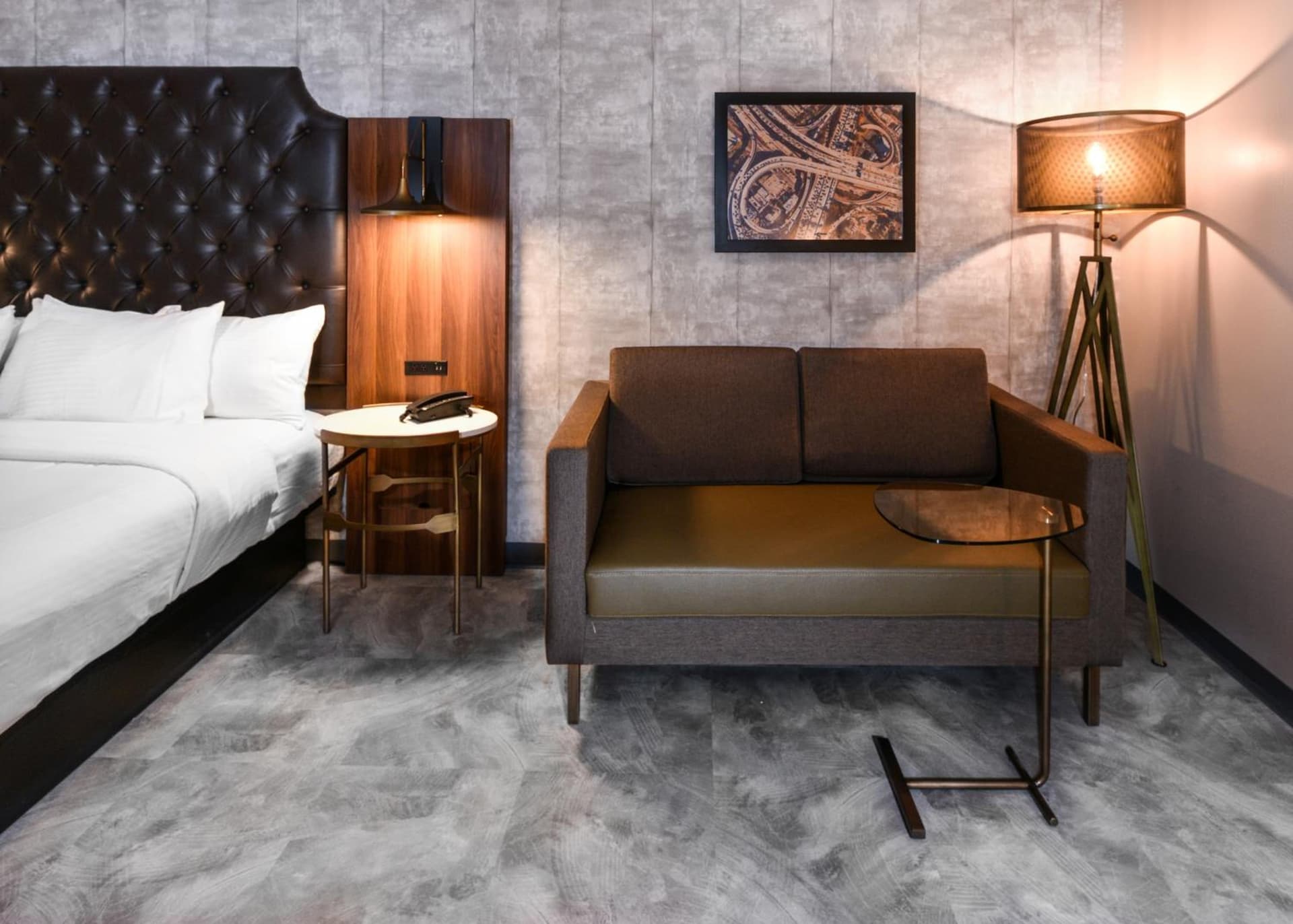 Hollywood Inn Suites Hotel interior in Los Angeles, CA — gallery photo 2