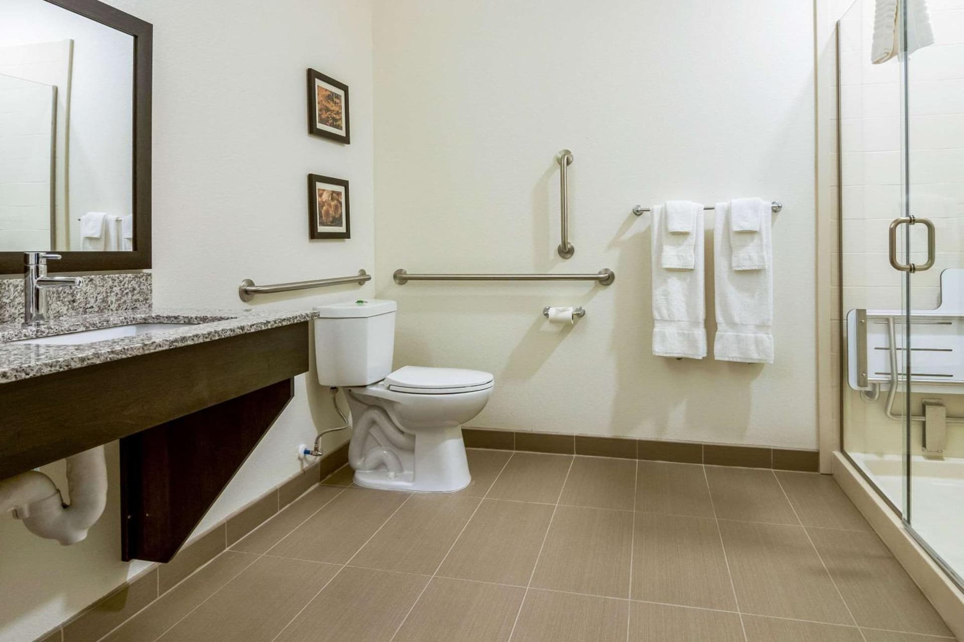 Comfort Suites Wooster near University Campus interior in Wooster, OH — gallery photo 2