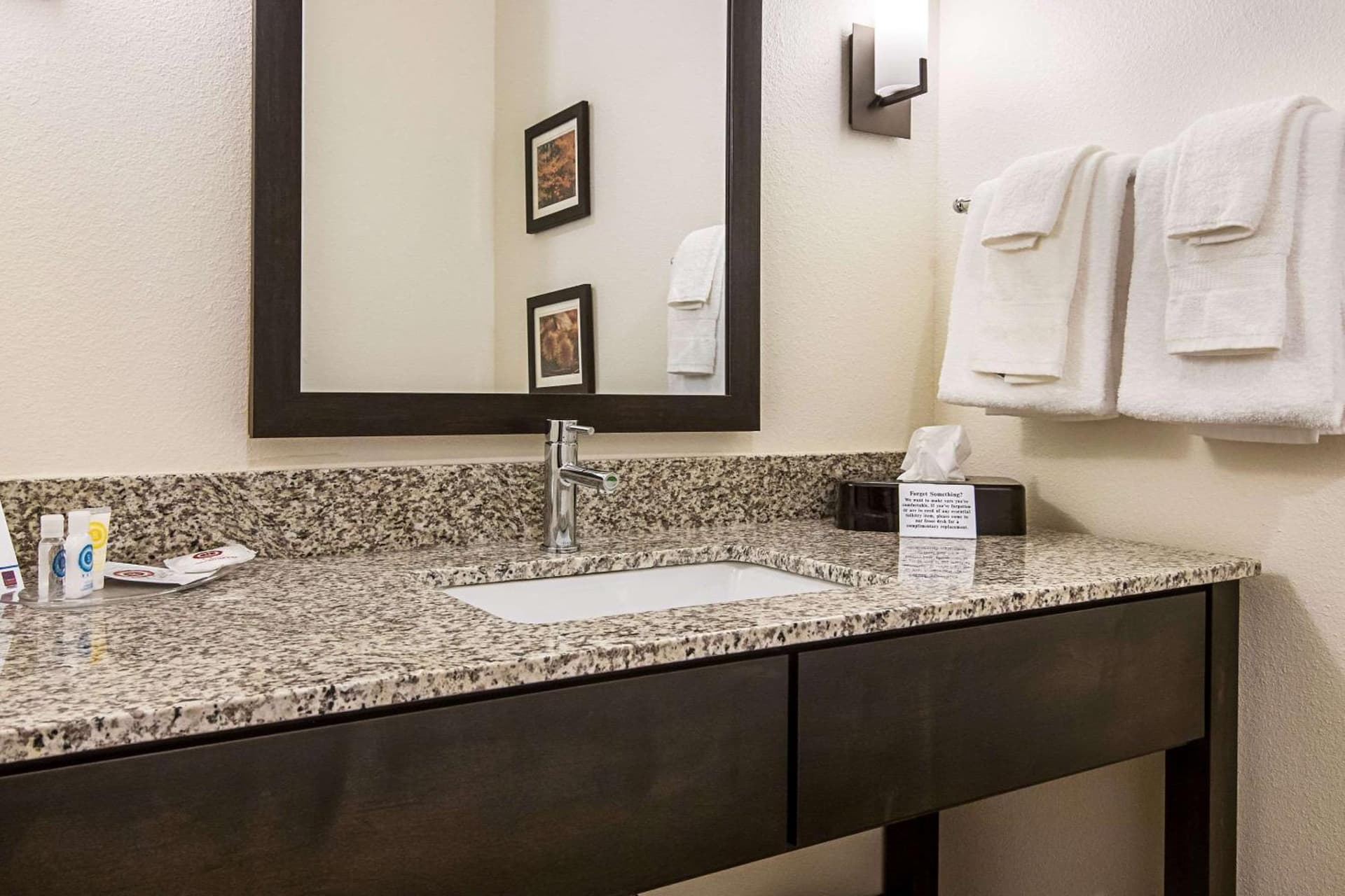 Comfort Suites Wooster near University Campus gallery photo in Wooster, OH — image 44