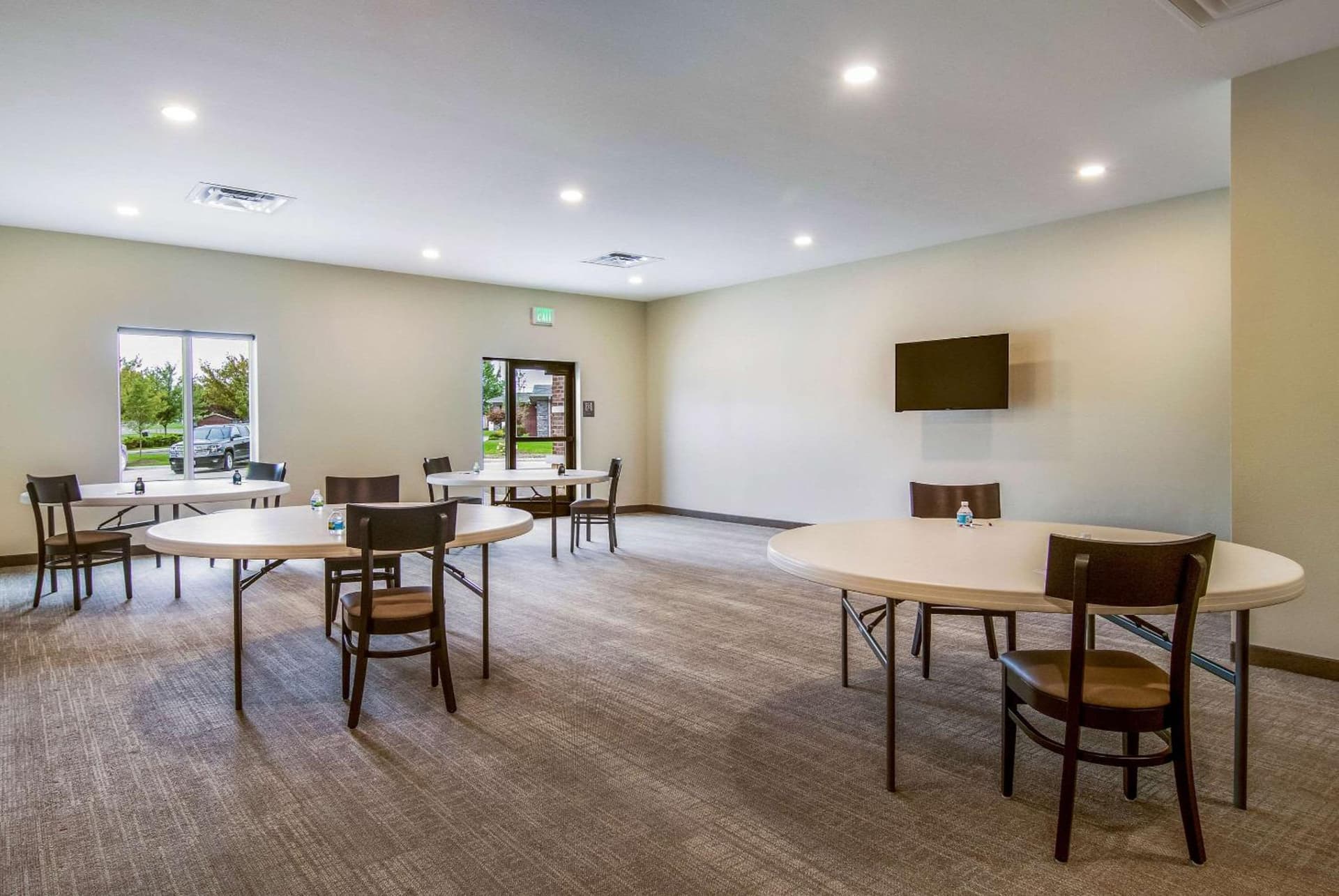 Comfort Suites Wooster near University Campus gallery photo in Wooster, OH — image 37