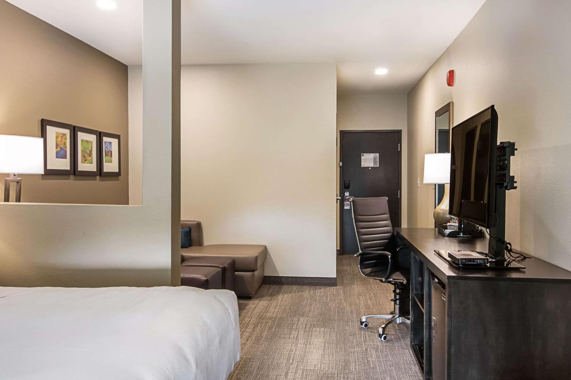 Comfort Suites Wooster near University Campus gallery photo in Wooster, OH — image 40
