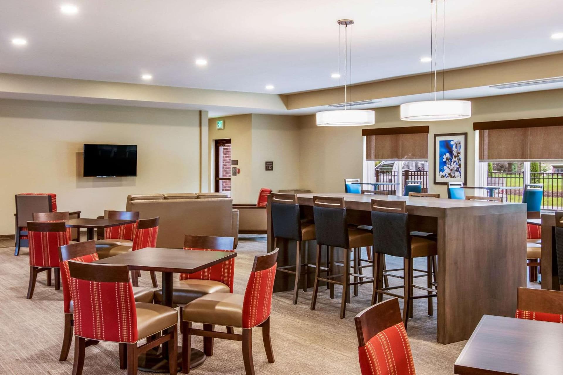 Comfort Suites Wooster near University Campus gallery photo in Wooster, OH — image 23