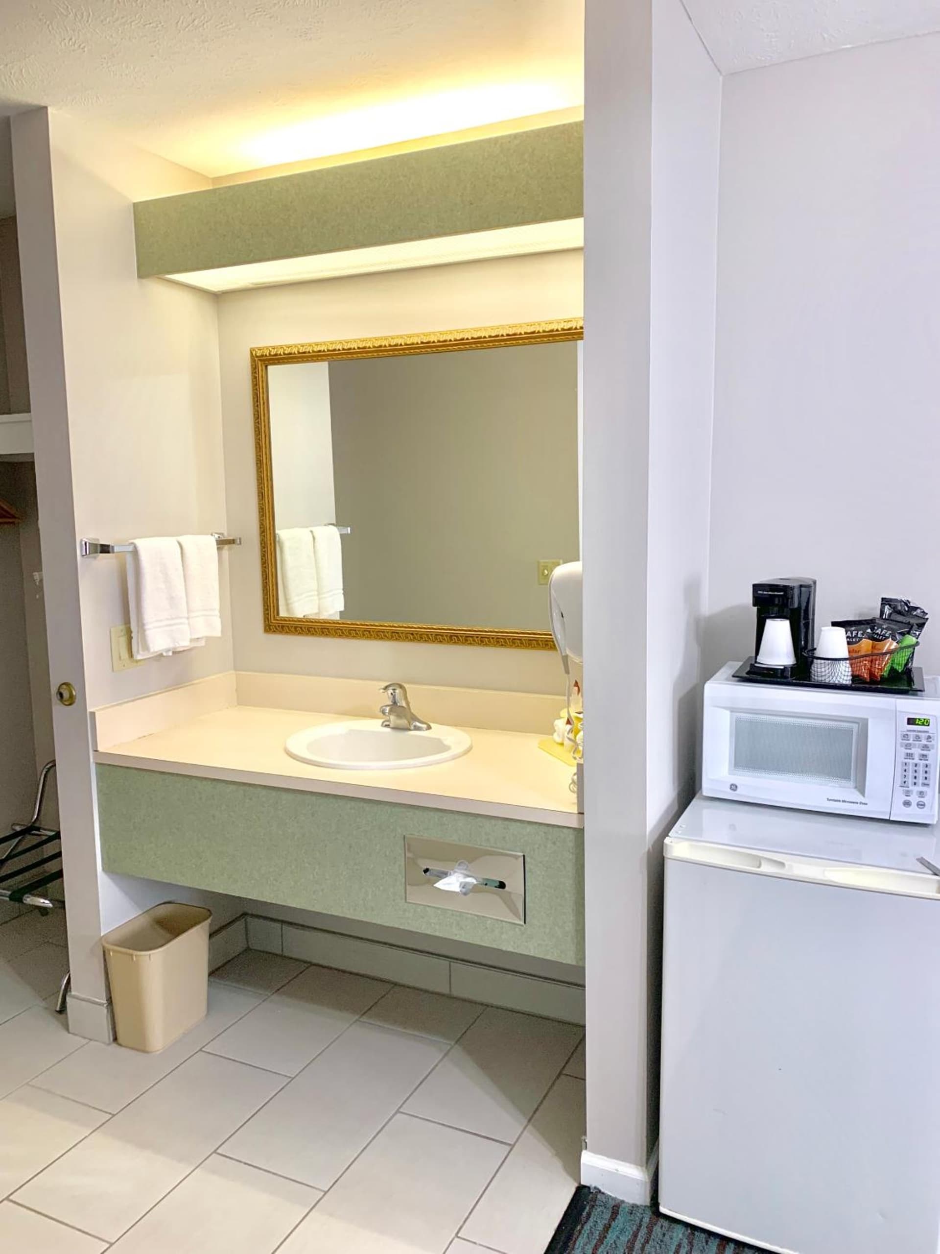 BridgePointe Inn & Suites by BPhotels, Lincoln I-80 & 27th St gallery photo in Lincoln, NE — image 7