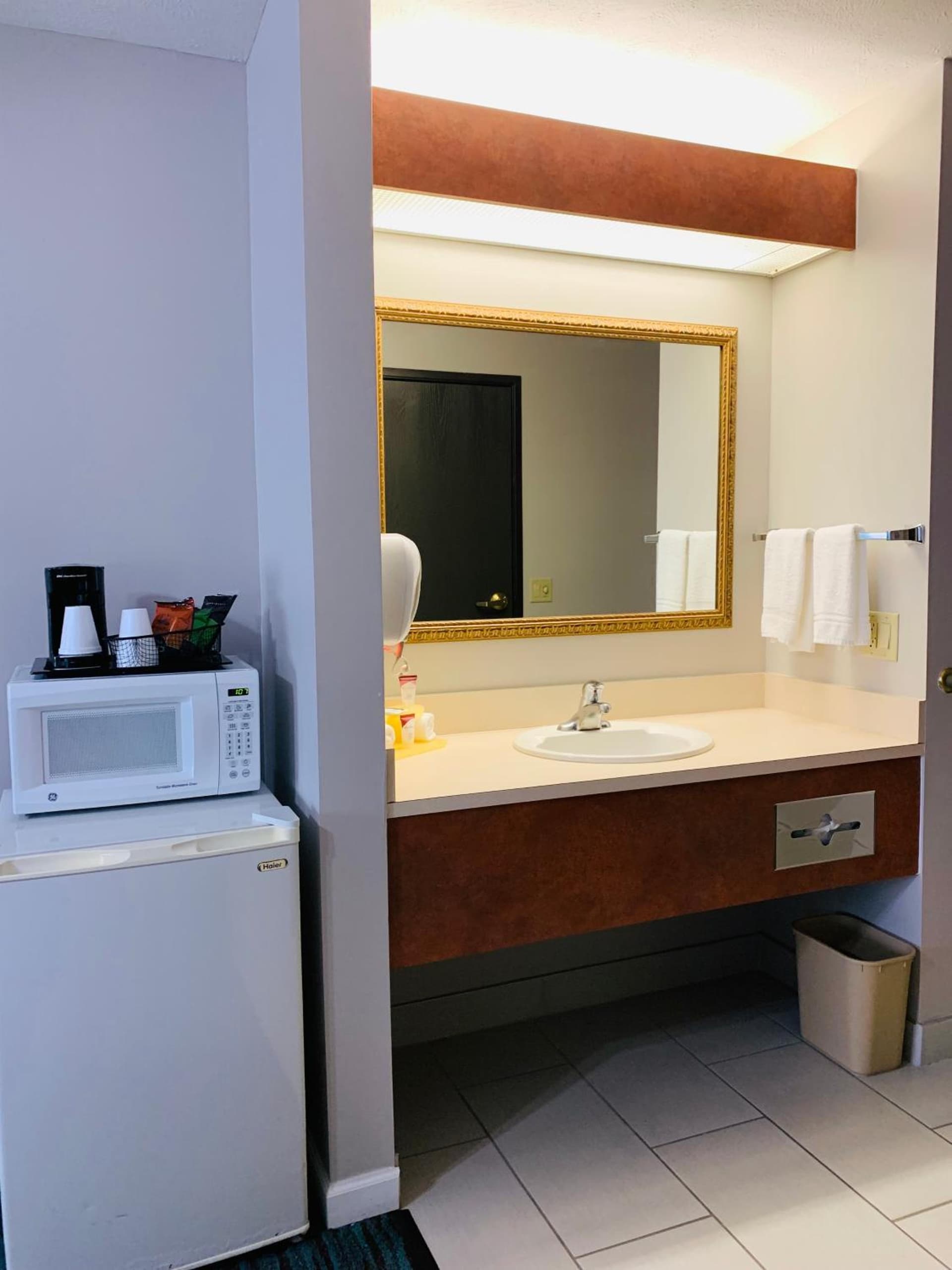 BridgePointe Inn & Suites by BPhotels, Lincoln I-80 & 27th St gallery photo in Lincoln, NE — image 10