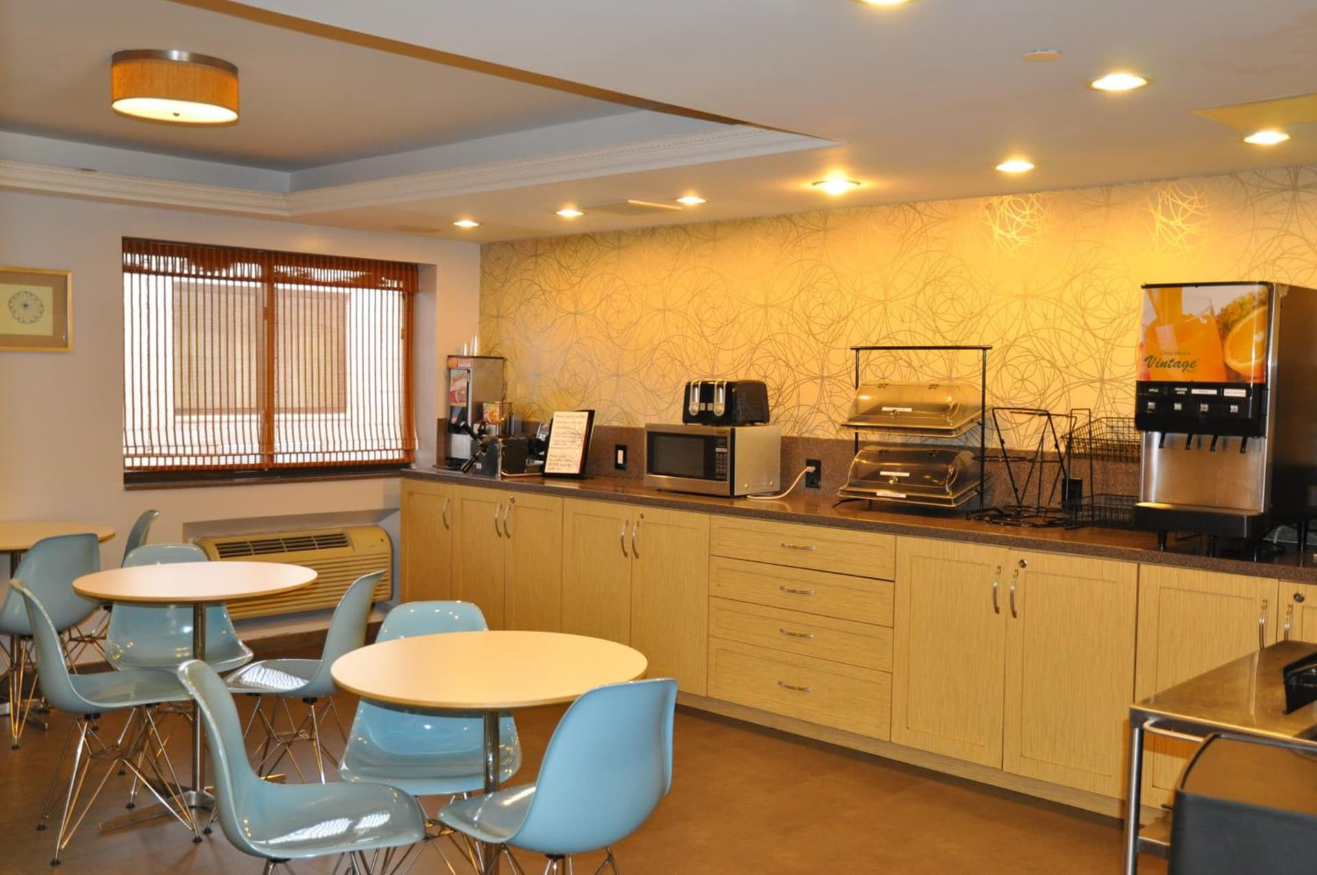 Ramada by Wyndham Staten Island gallery photo in Staten Island, NY — image 6