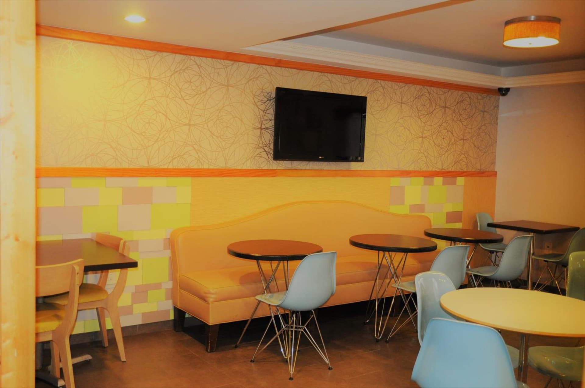 Ramada by Wyndham Staten Island gallery photo in Staten Island, NY — image 12