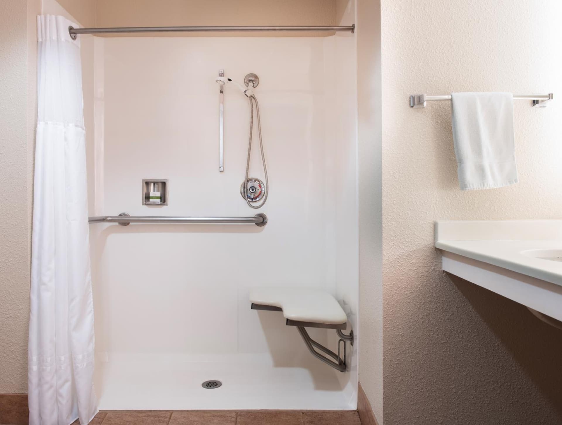 Larkspur Landing Extended Stay Suites South San Francisco interior in South San Francisco, CA — gallery photo 2