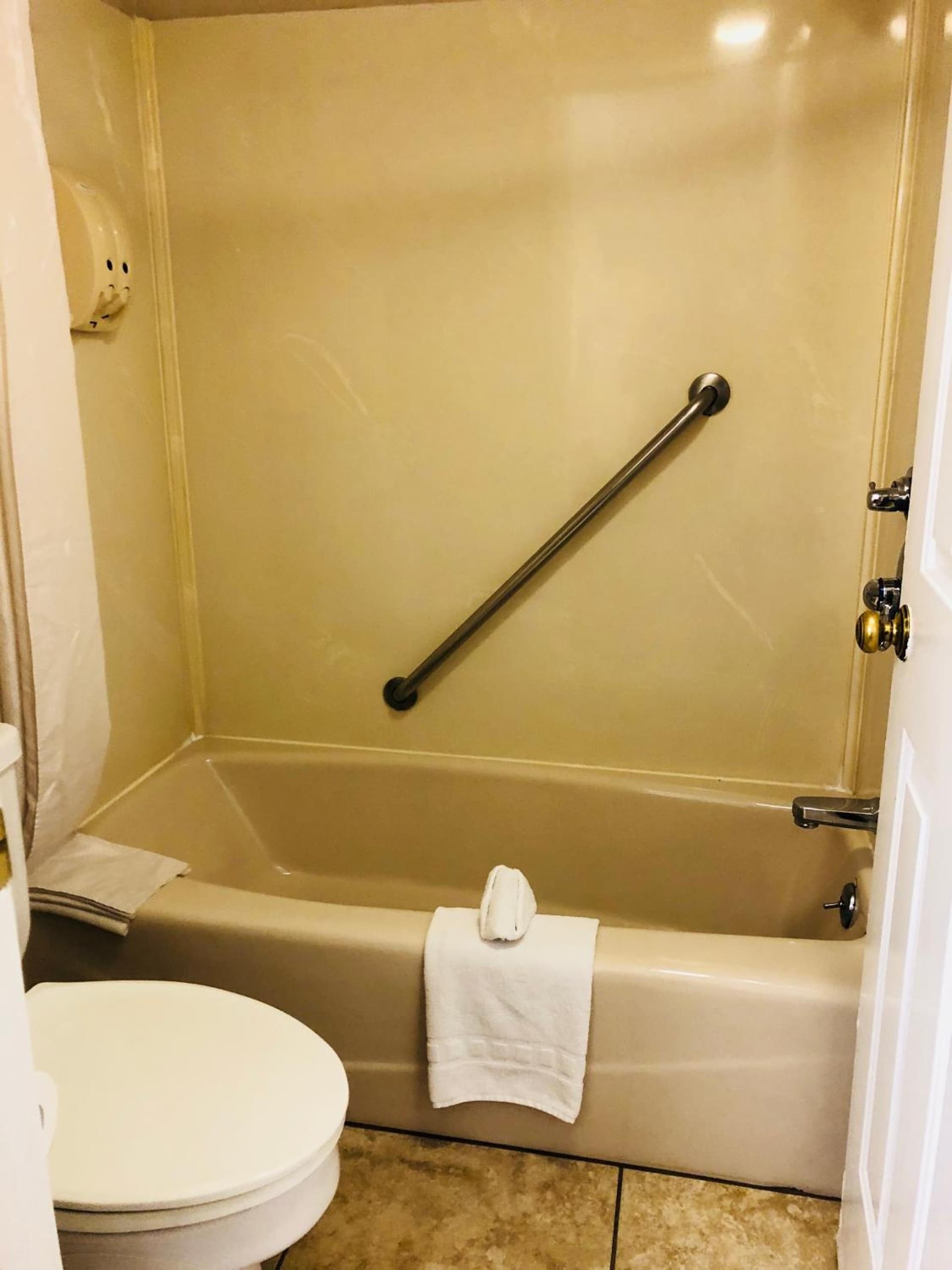 Dynasty Suites Hotel property views in Riverside, CA — gallery photo 3