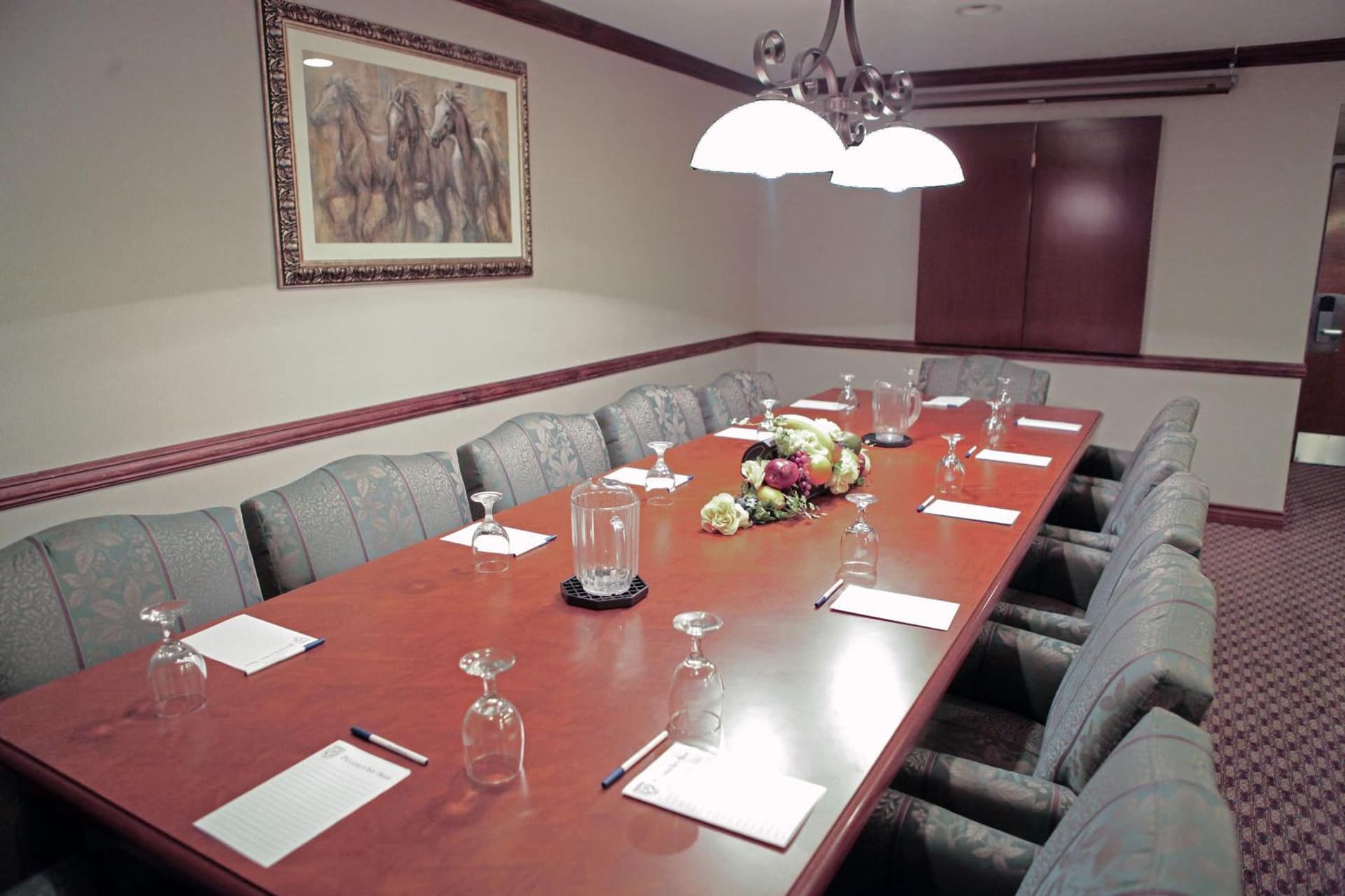 Hotel Piccadilly gallery photo in Fresno, CA — image 35