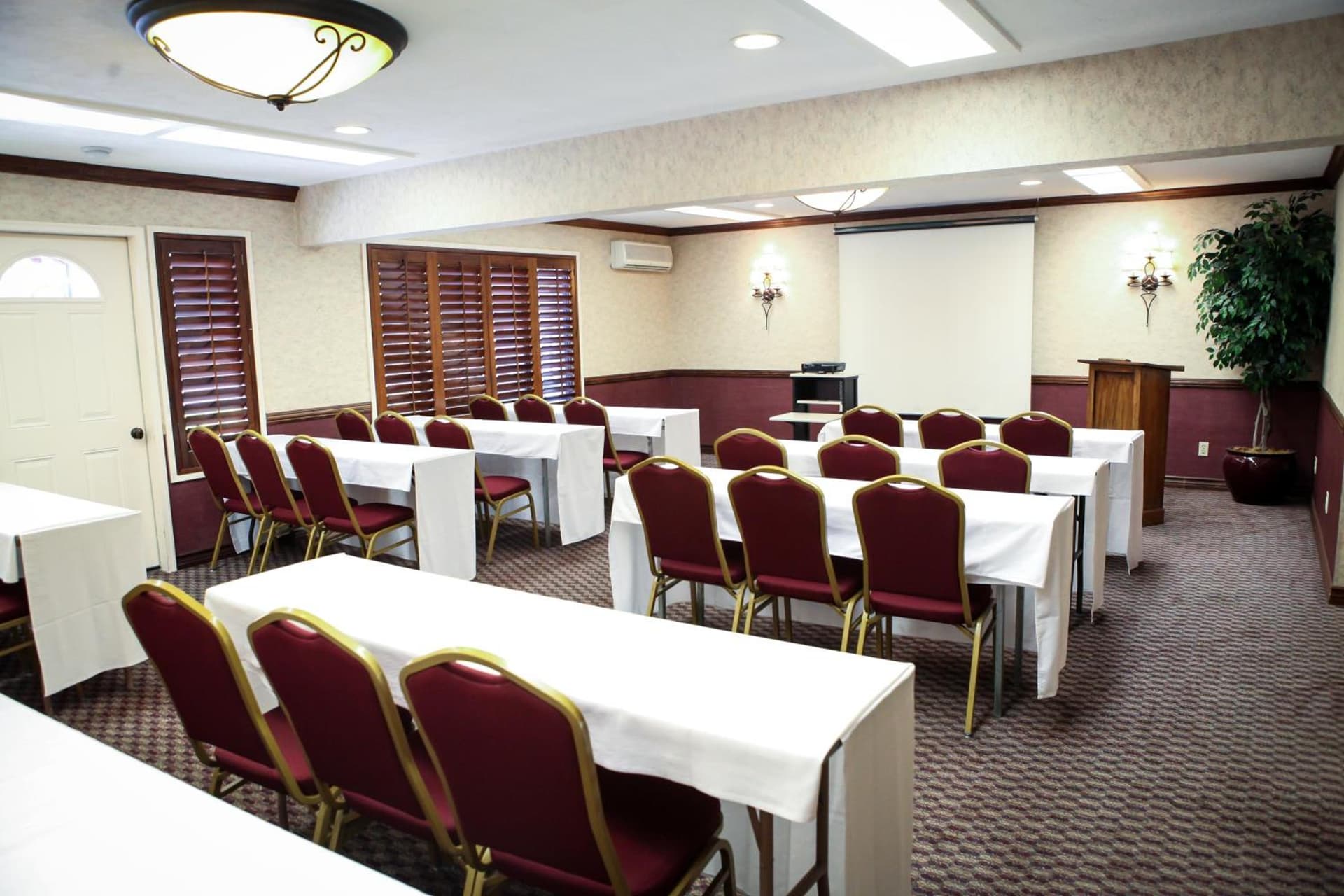 Hotel Piccadilly gallery photo in Fresno, CA — image 53
