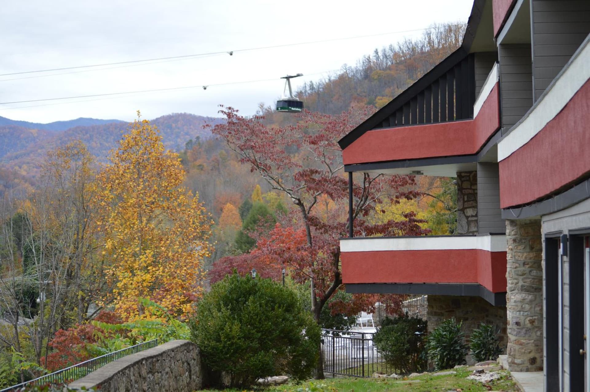 Fabulous Chalet Inn interior in Gatlinburg, TN — gallery photo 2