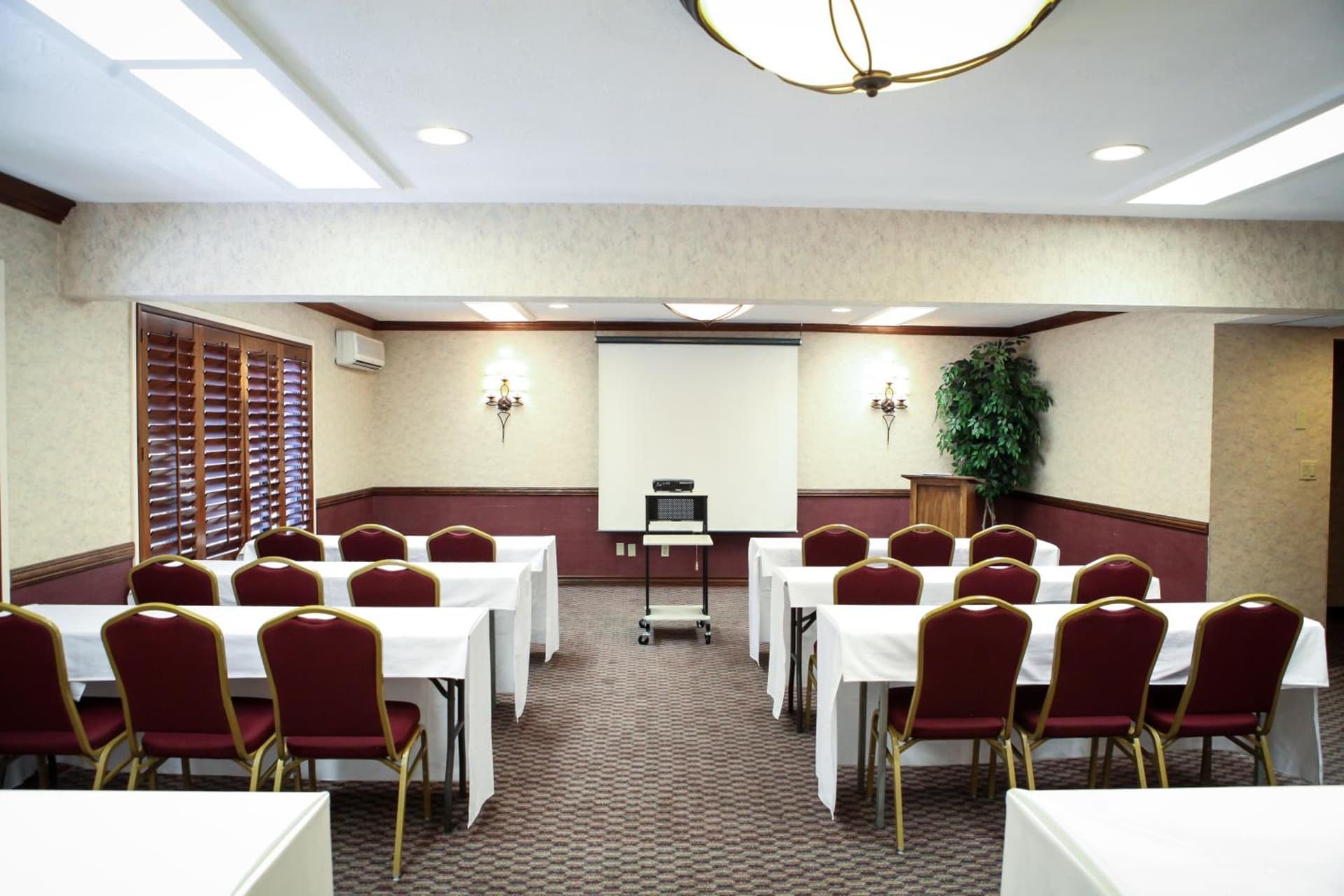 Hotel Piccadilly gallery photo in Fresno, CA — image 18